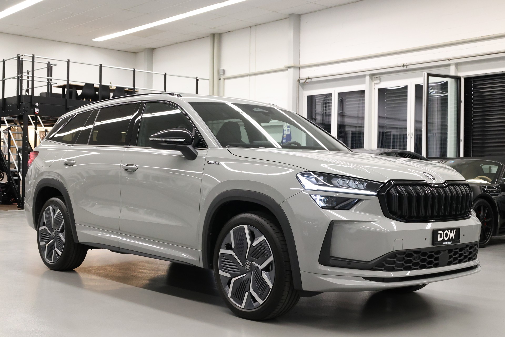 SKODA Kodiaq 2.0 TDI SportLine-showroom-element-1