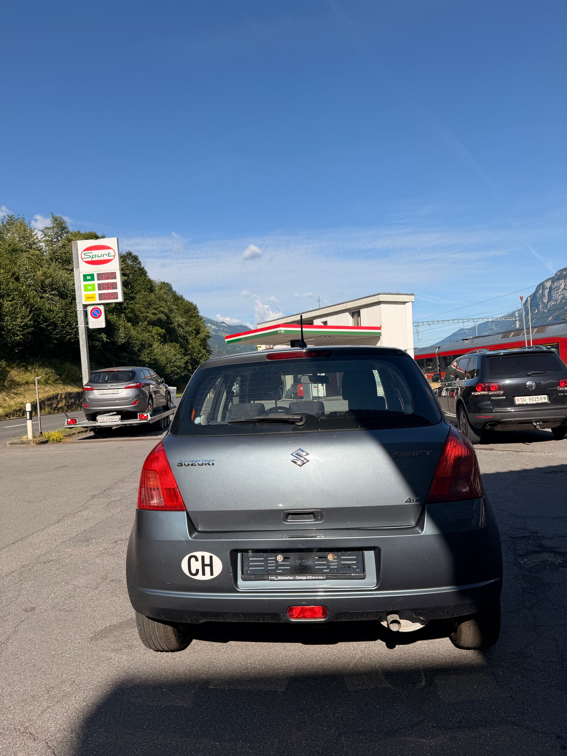 SUZUKI Swift 1.3i 16V GL Top 4x4-showroom-element-3