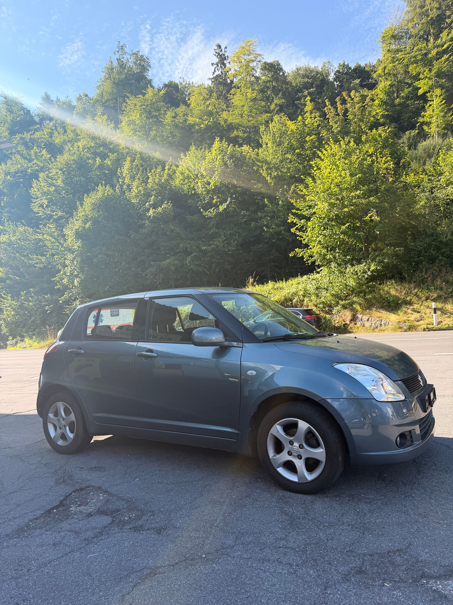 SUZUKI Swift 1.3i 16V GL Top 4x4-showroom-element-1