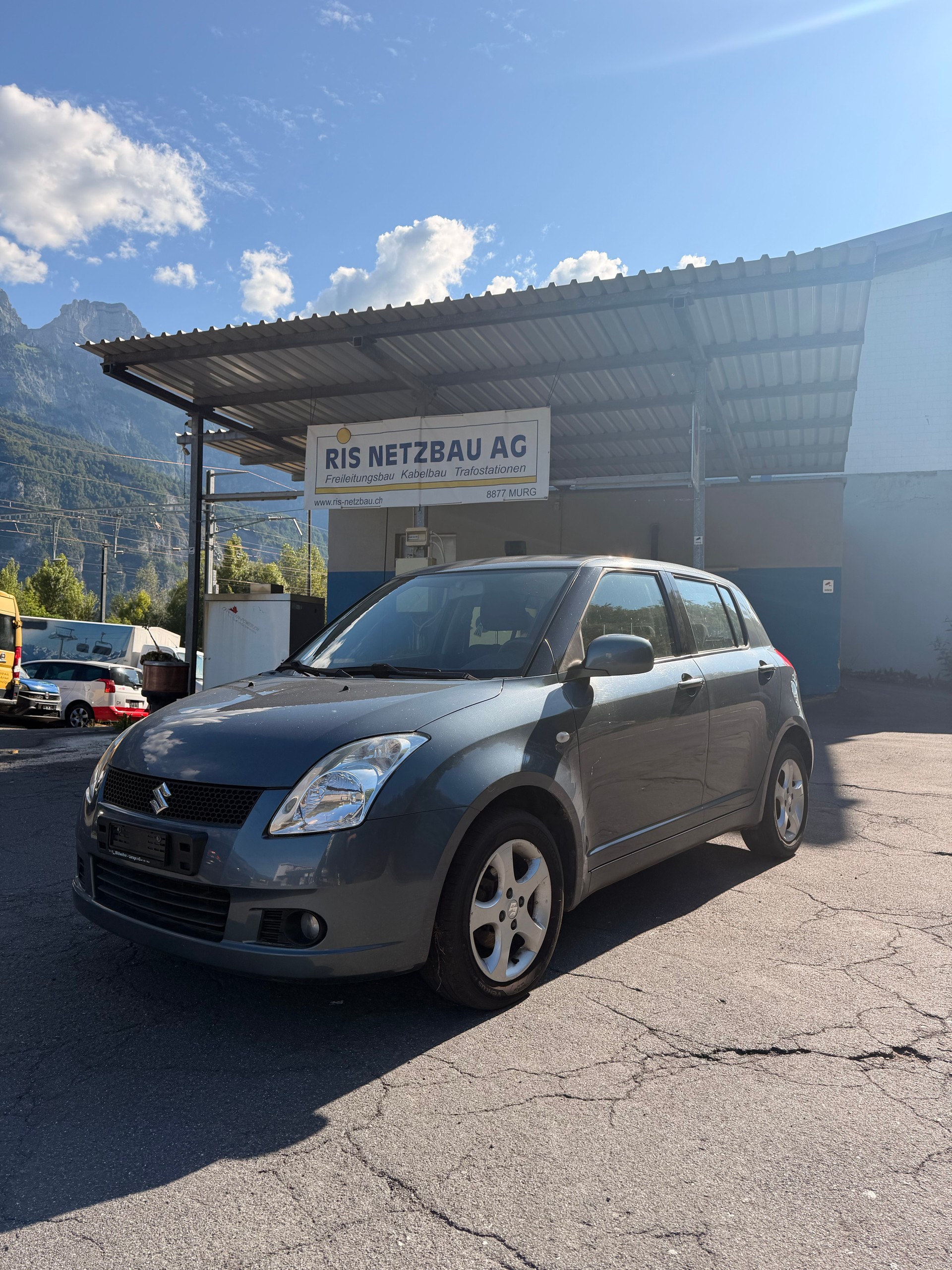 SUZUKI Swift 1.3i 16V GL Top 4x4