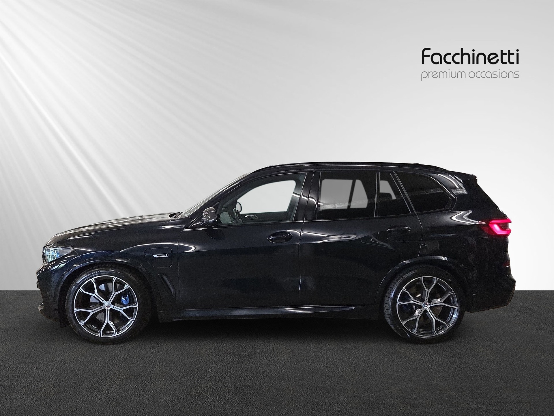 BMW X5 xDrive45e M Sport Steptronic-showroom-element-1