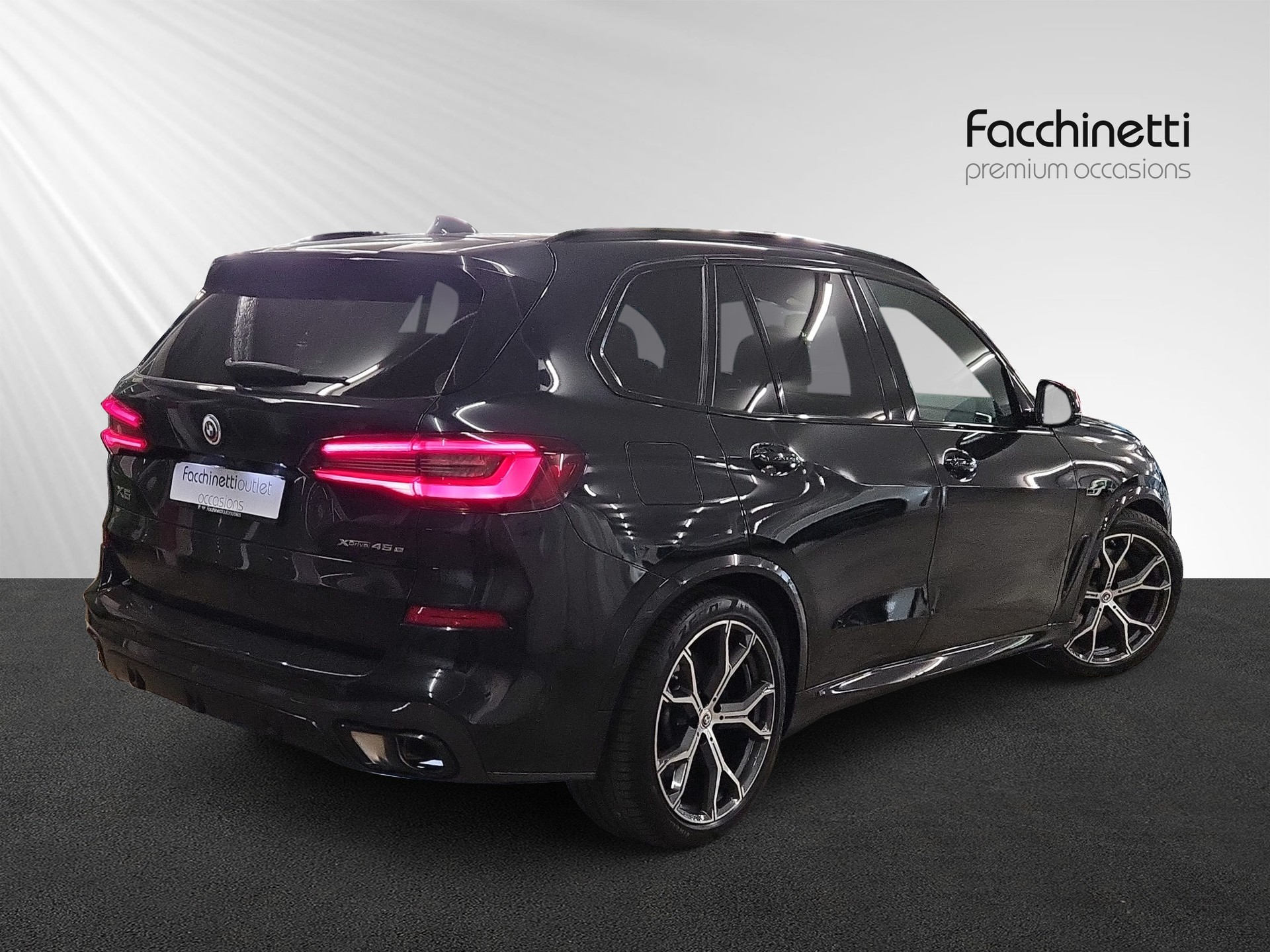 BMW X5 xDrive45e M Sport Steptronic-showroom-element-2