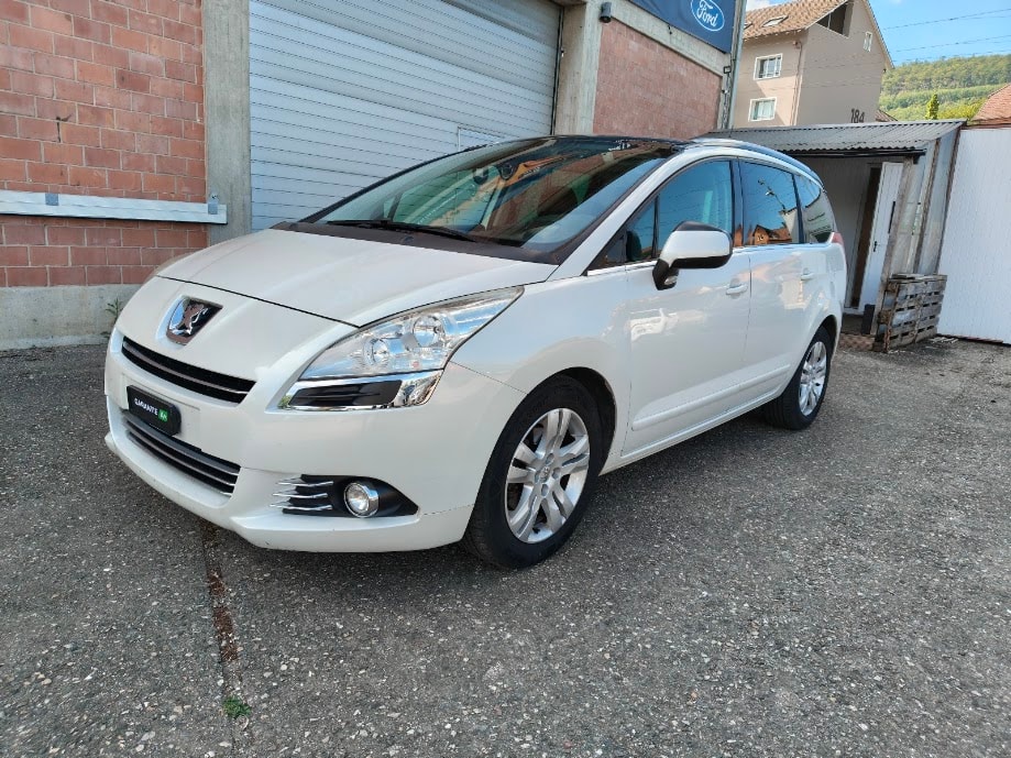 PEUGEOT 5008 1.6 16V T Sport Pack Automatic