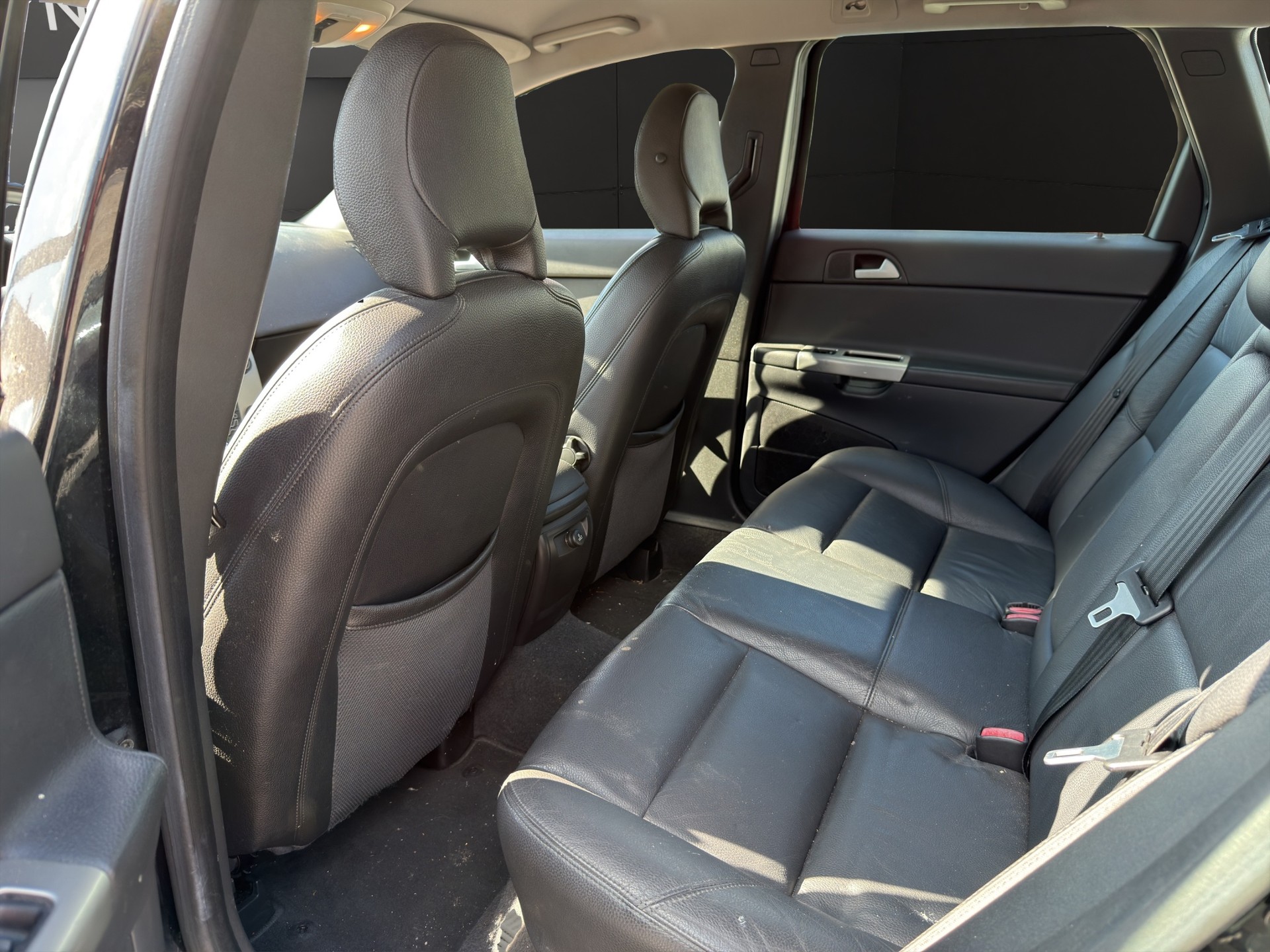 VOLVO V50 T5 AWD Momentum-image-6