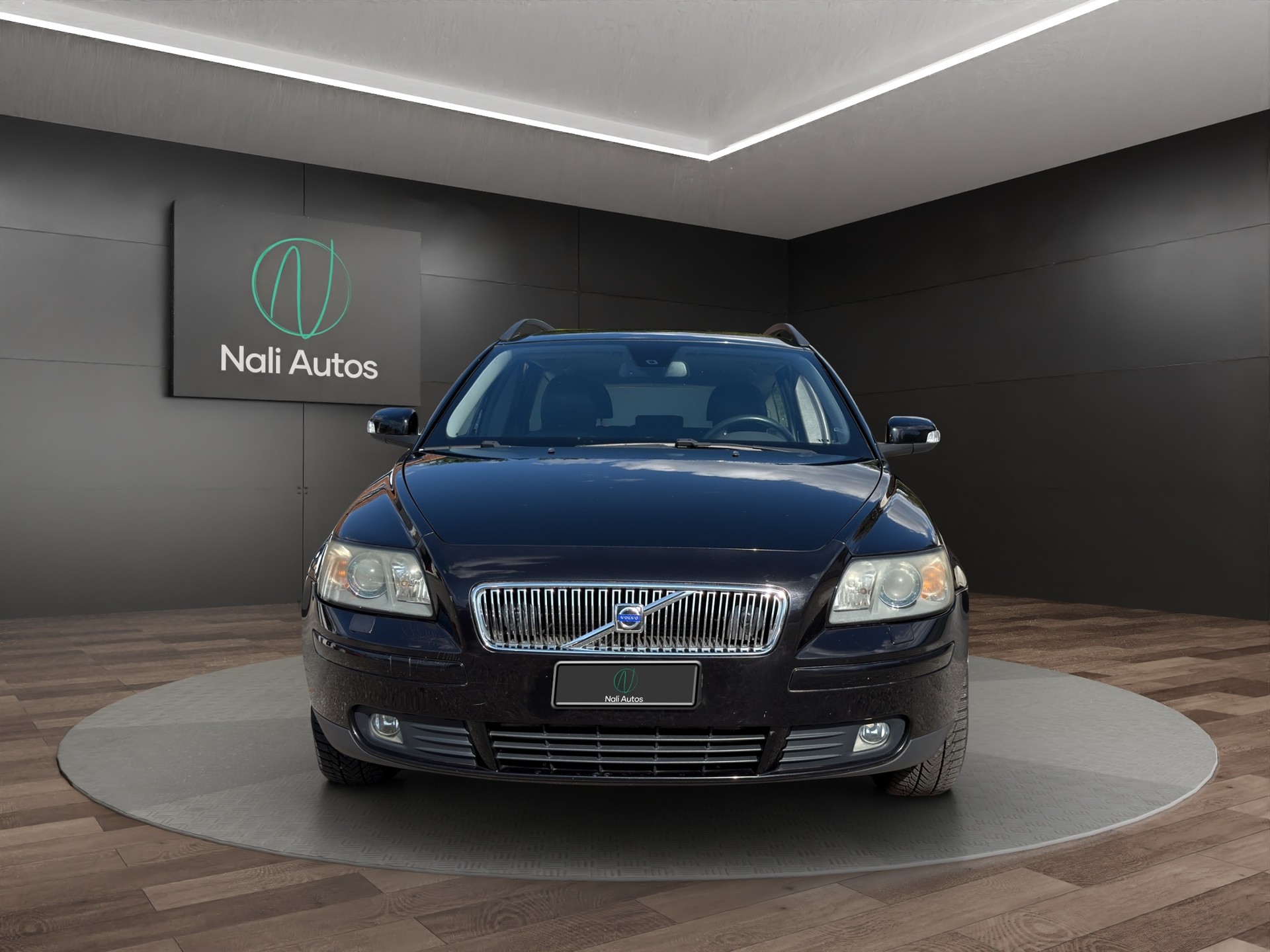 VOLVO V50 T5 AWD Momentum-showroom-element-1