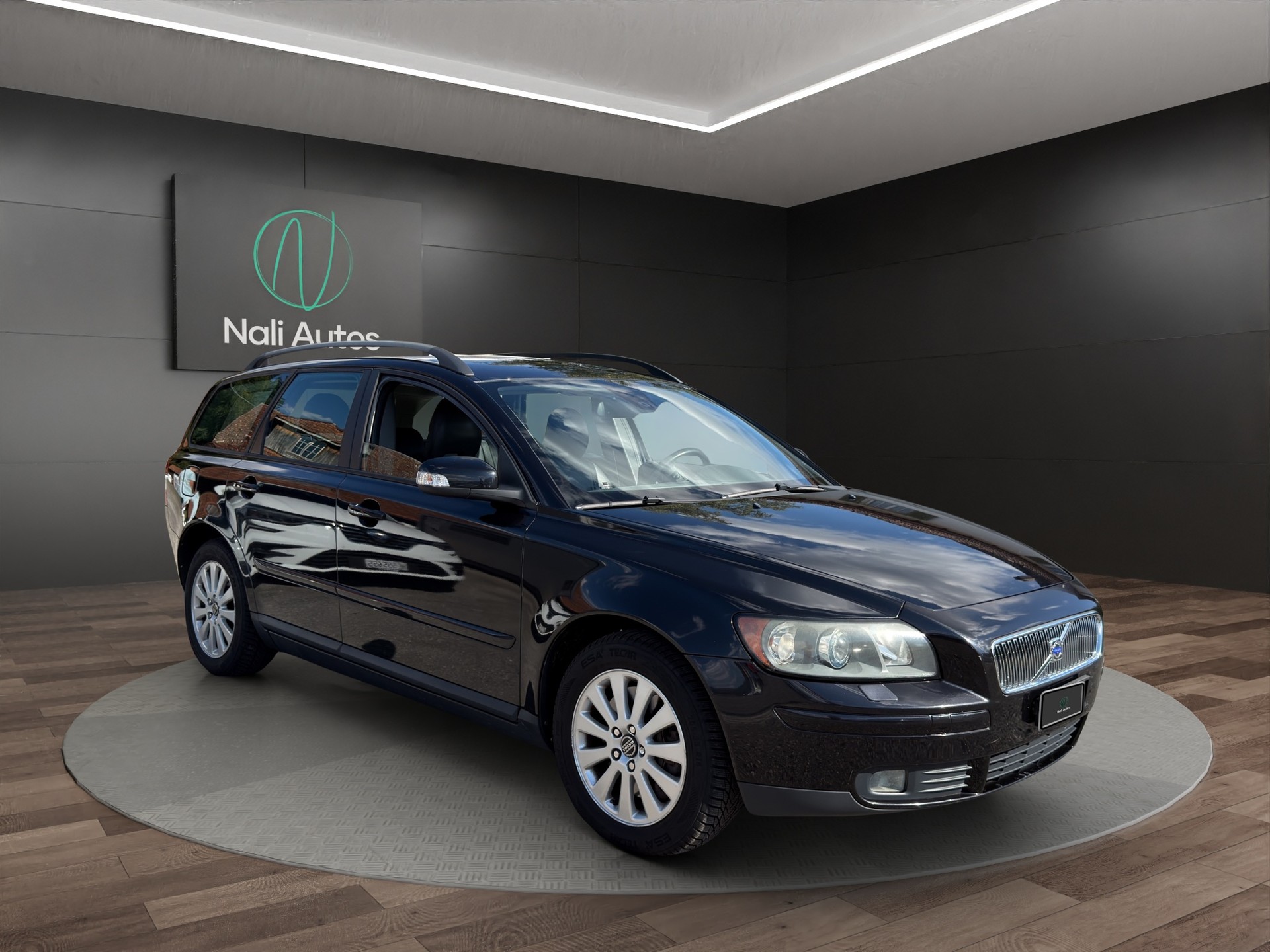 VOLVO V50 T5 AWD Momentum-showroom-element-2