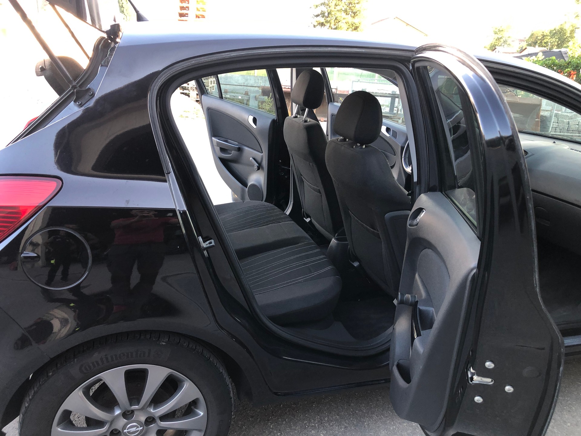 OPEL Corsa 1.4 TP Color Edition-image-8