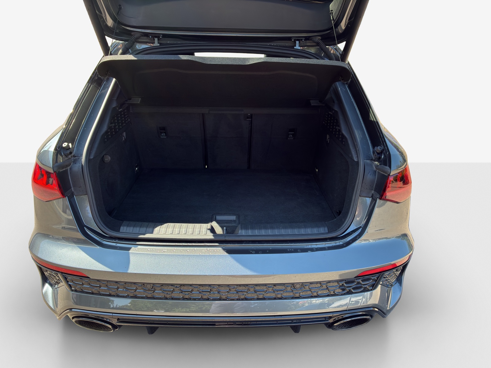 AUDI RS3 Sportback 2.5 TSI quattro S-tronic-image-12