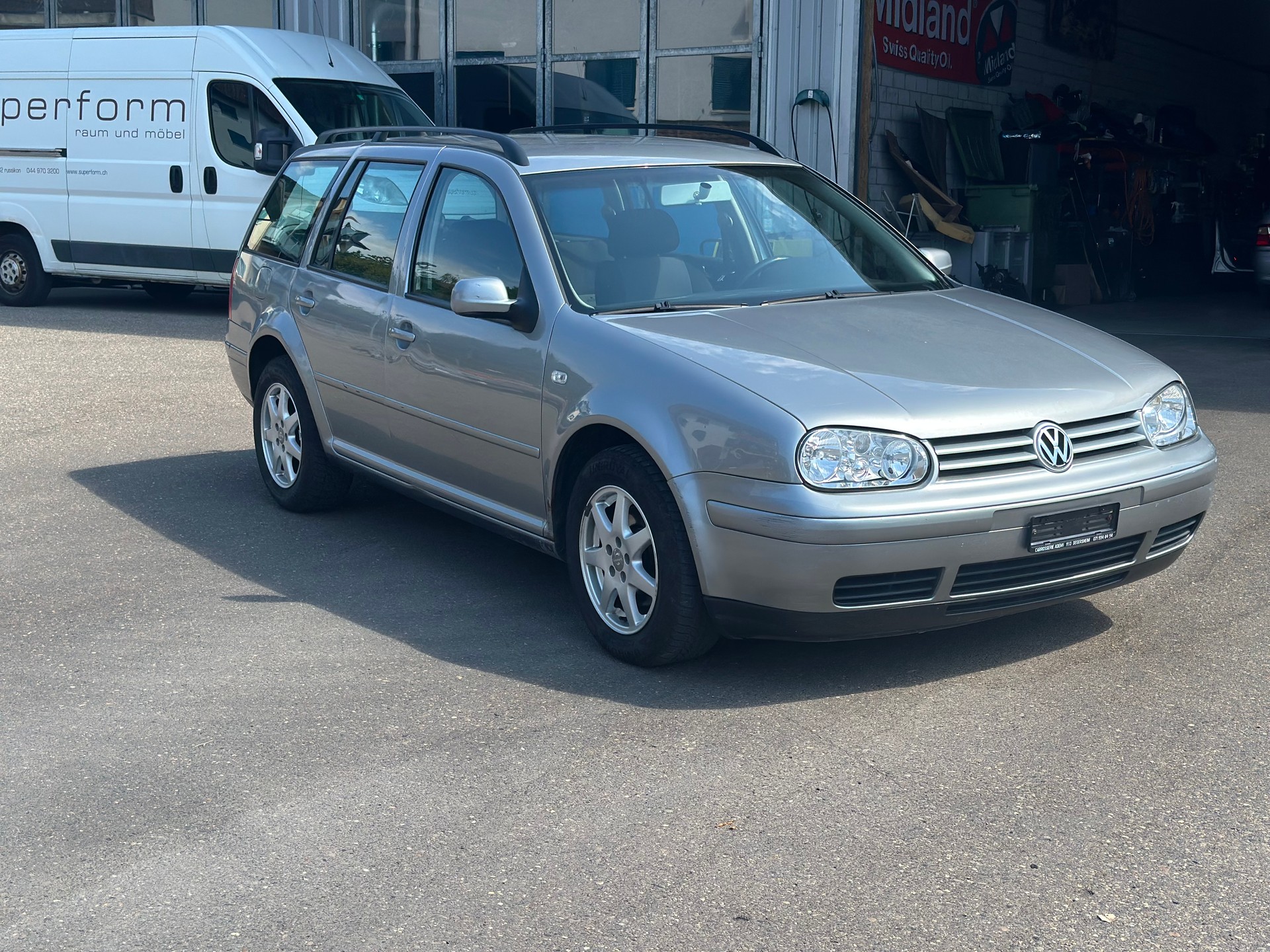 VW Golf Variant 1.6 16V FSI Comfortline-image-3