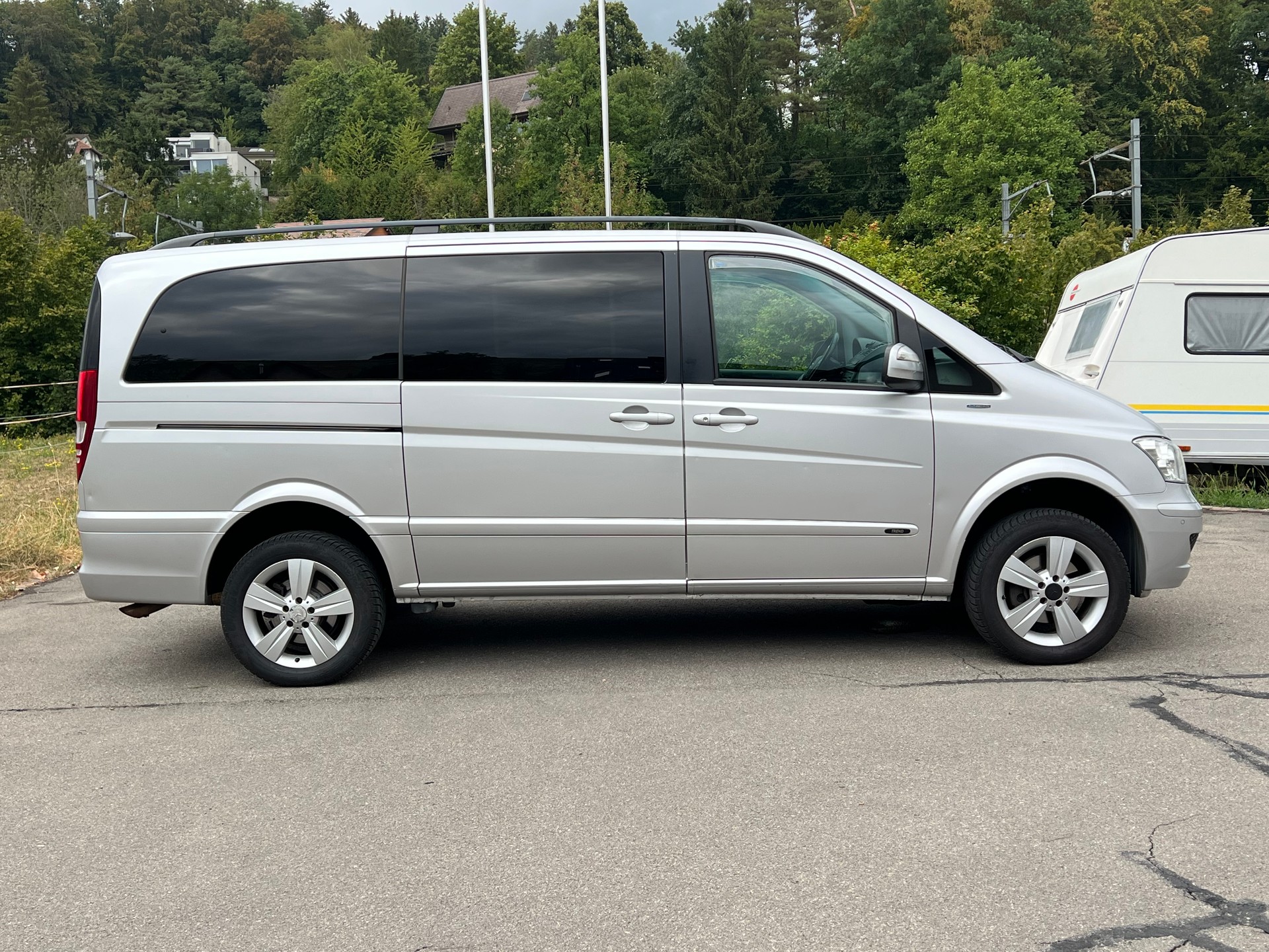 MERCEDES-BENZ Viano 2.2 CDI Blue Efficiency Trend L A-image-3