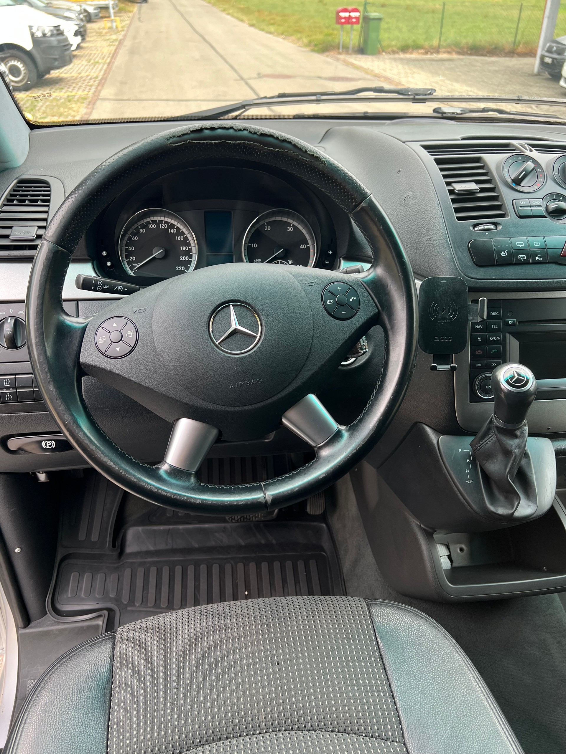 MERCEDES-BENZ Viano 2.2 CDI Blue Efficiency Trend L A-image-9