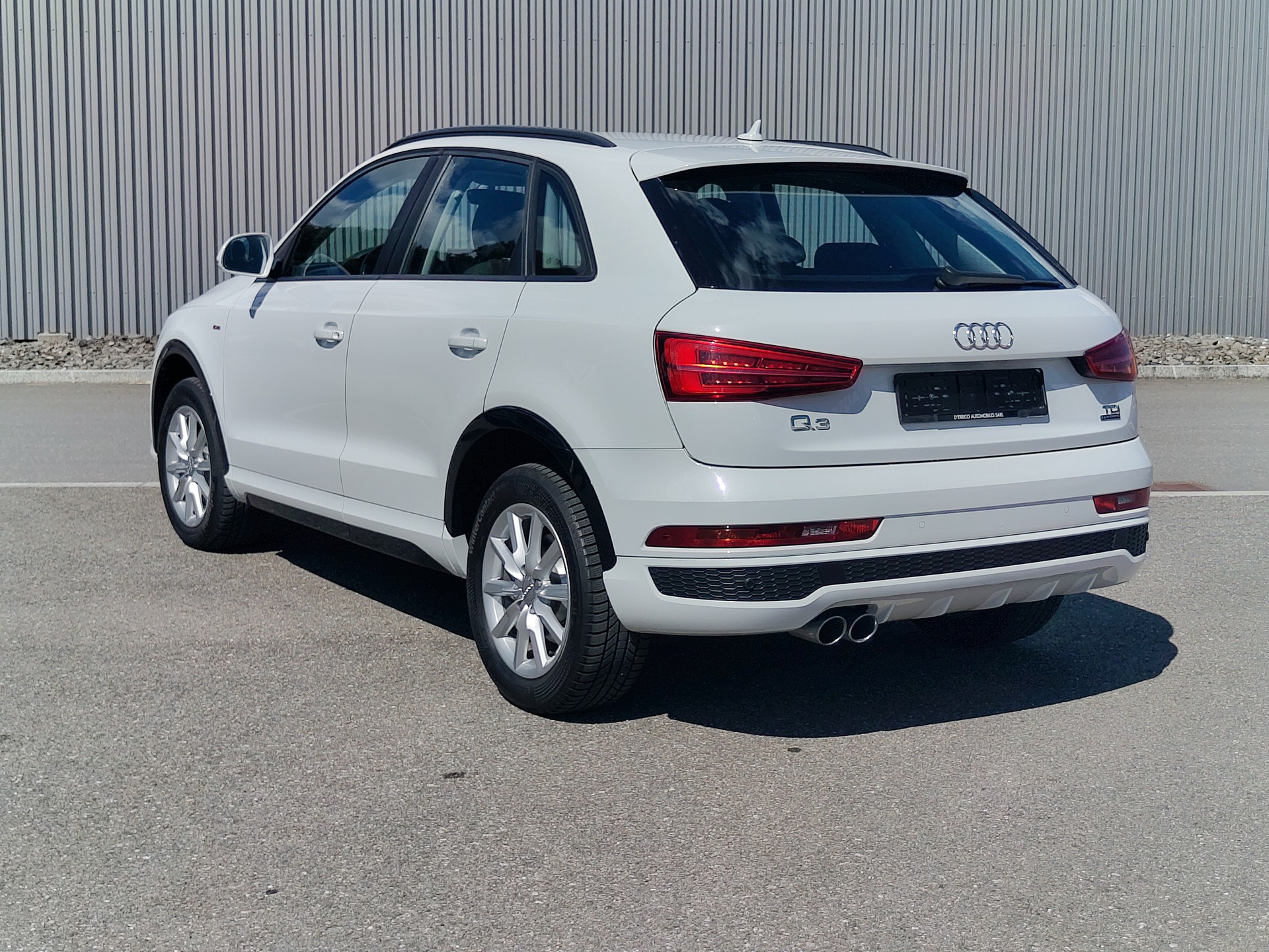 AUDI Q3 2.0 TDI quattro S-tronic-showroom-element-2