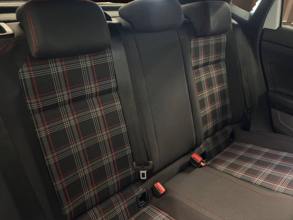 VW Polo 2.0 TSI GTI DSG-image-7