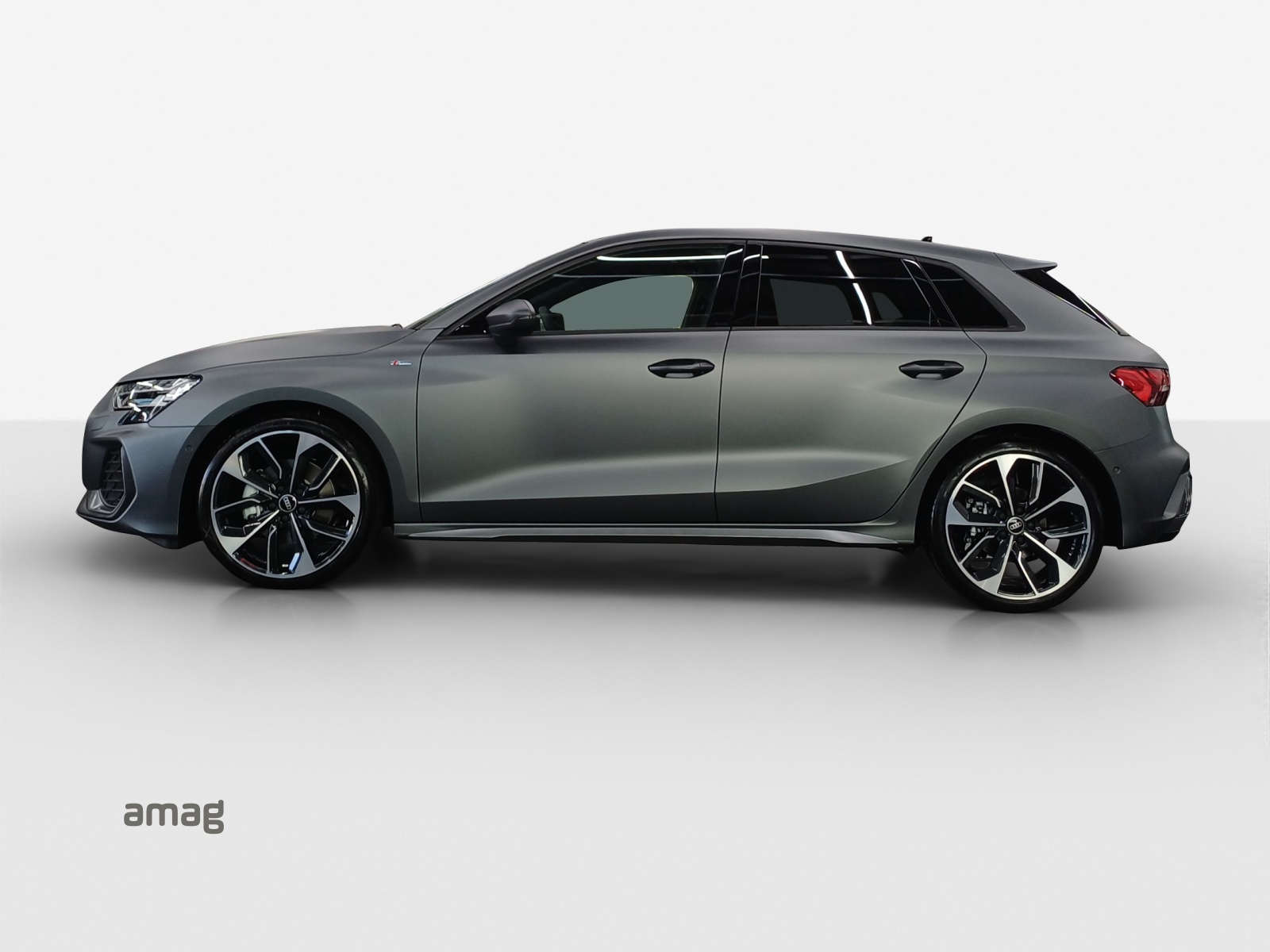 AUDI A3 Sportback TFSI 110 kW S line Attraction S tronic-showroom-element-1