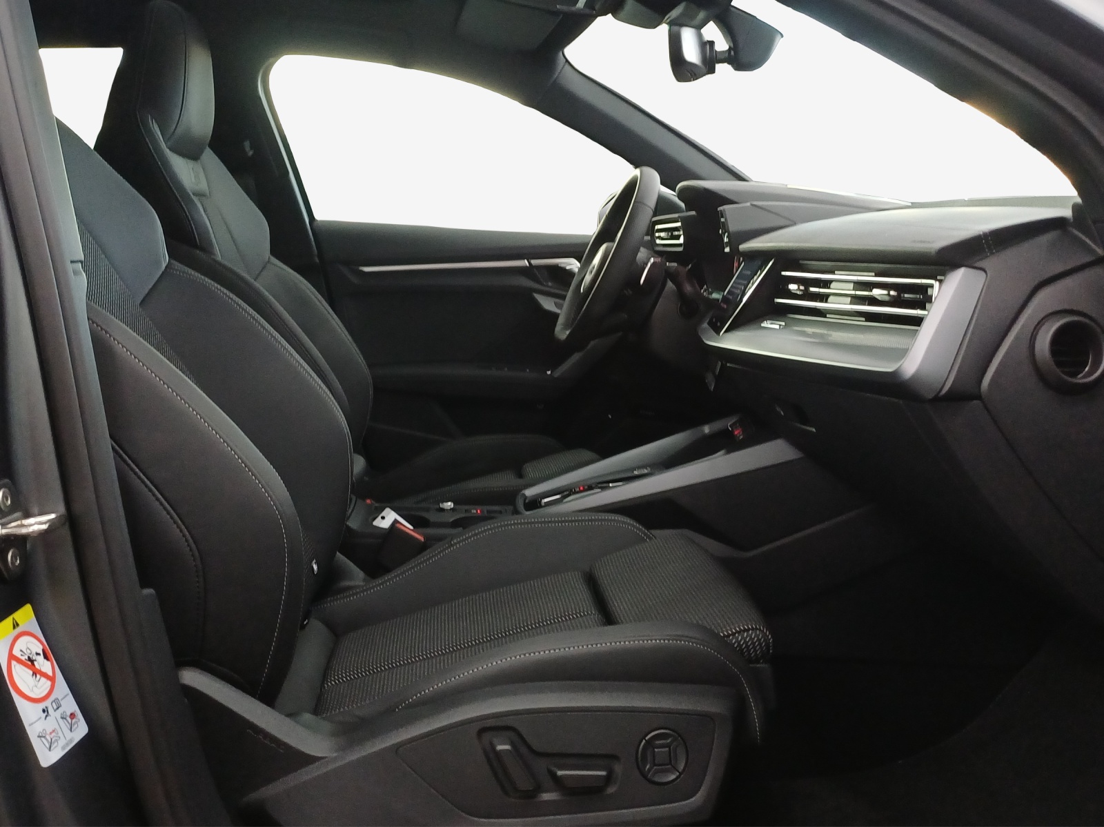 AUDI A3 Sportback TFSI 110 kW S line Attraction S tronic-image-14