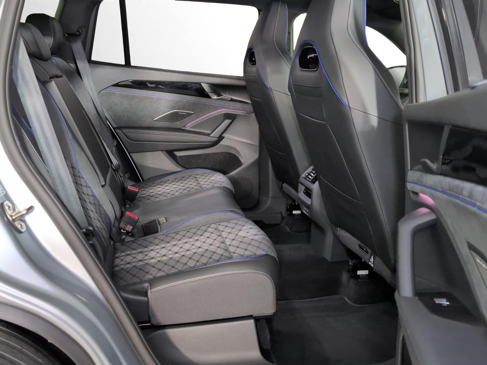 VW Tayron 2.0 TSI R-Line DSG 4Motion-image-9