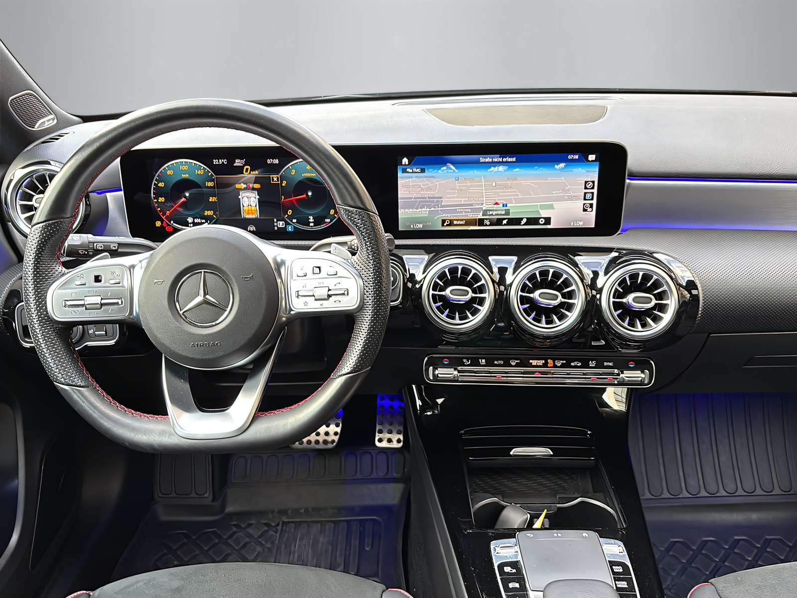 MERCEDES-BENZ A 250 AMG Line 4m-image-4
