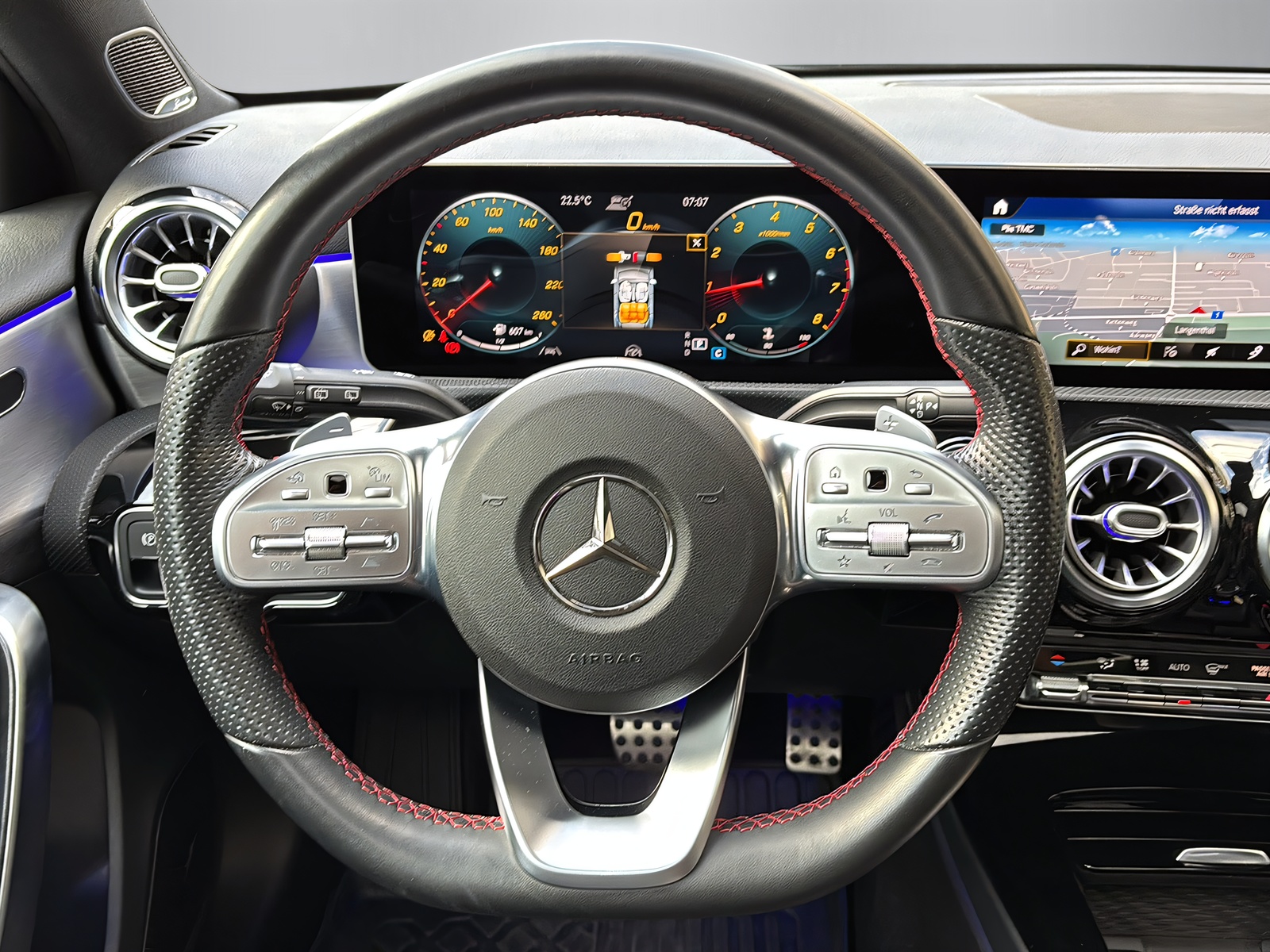 MERCEDES-BENZ A 250 AMG Line 4m-showroom-element-3