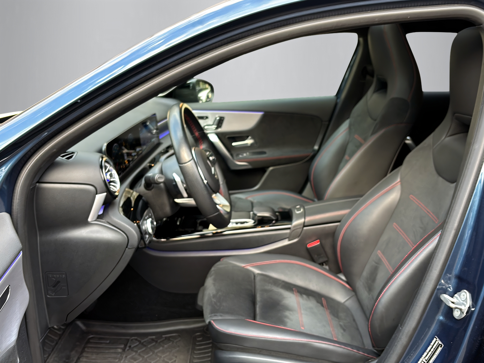 MERCEDES-BENZ A 250 AMG Line 4m-showroom-element-2