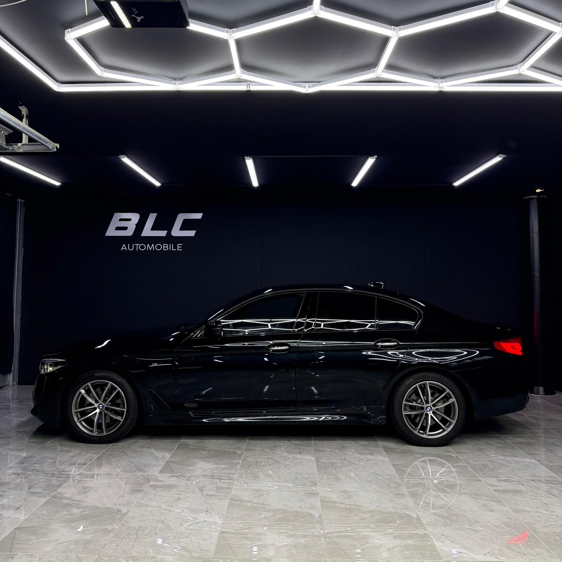 BMW 520d xDrive Steptronic-image-2