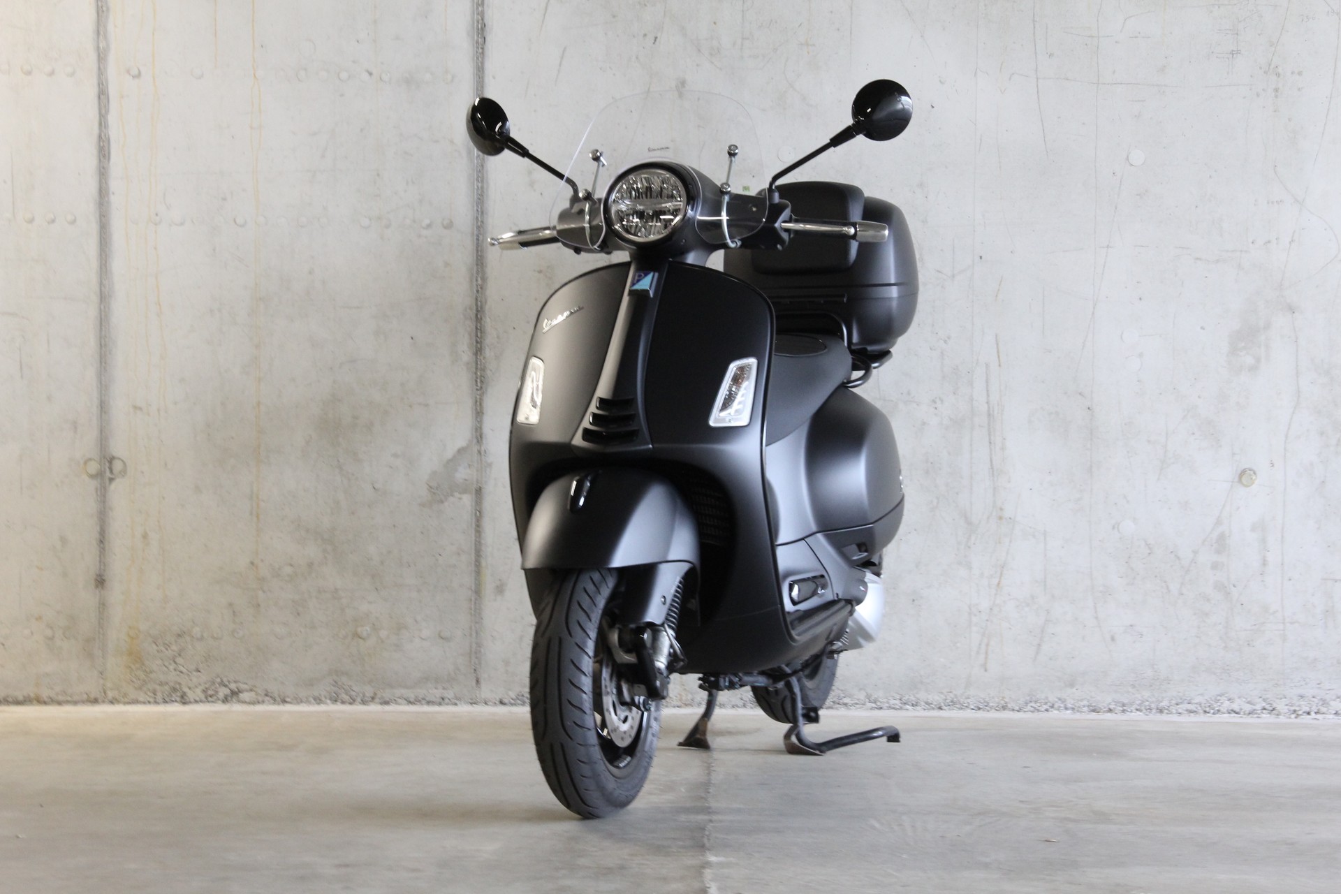 PIAGGIO Vespa GTS 300 HPE Super Notte ABS/ASR-image-2
