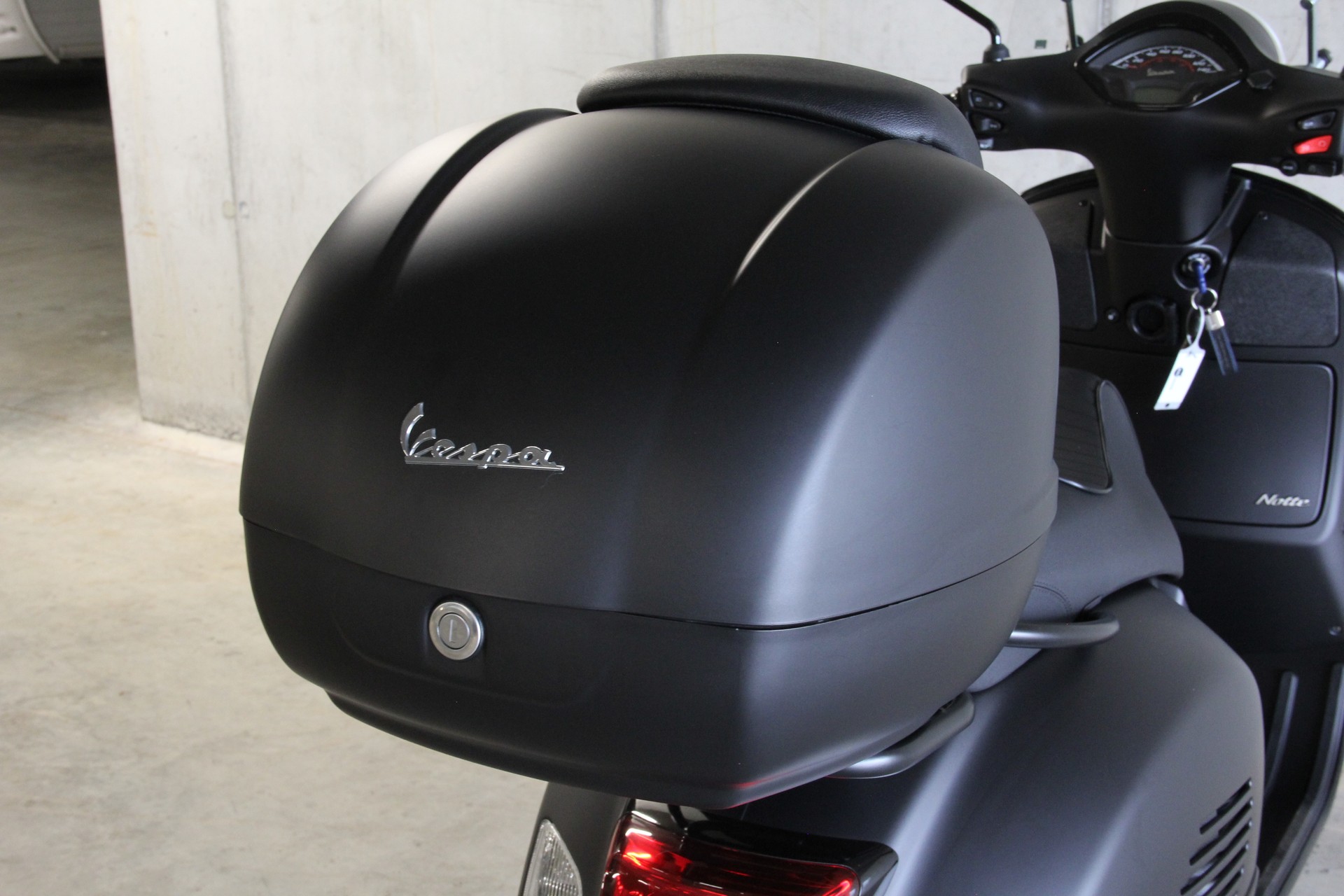PIAGGIO Vespa GTS 300 HPE Super Notte ABS/ASR-image-12
