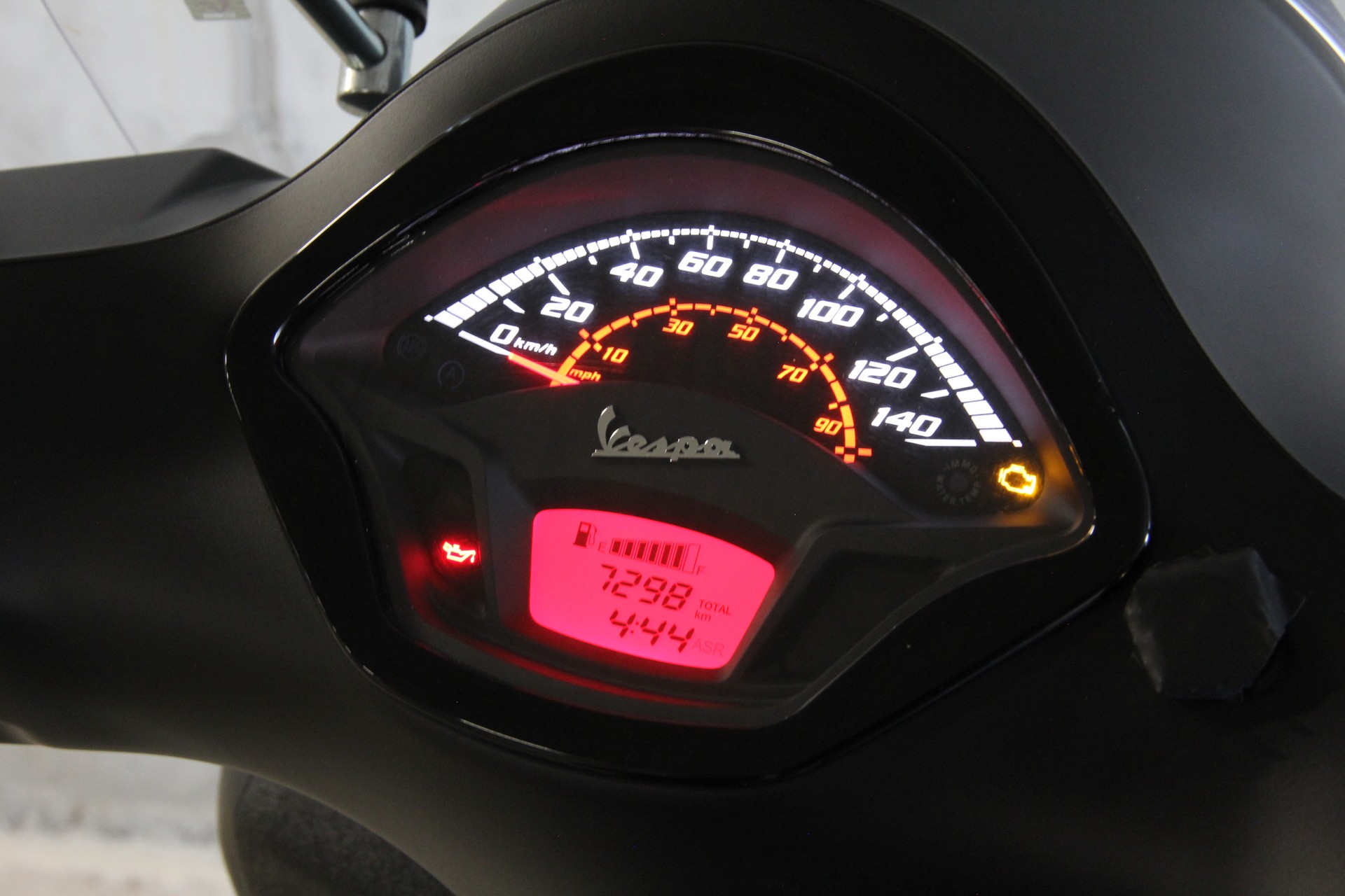 PIAGGIO Vespa GTS 300 HPE Super Notte ABS/ASR-image-14