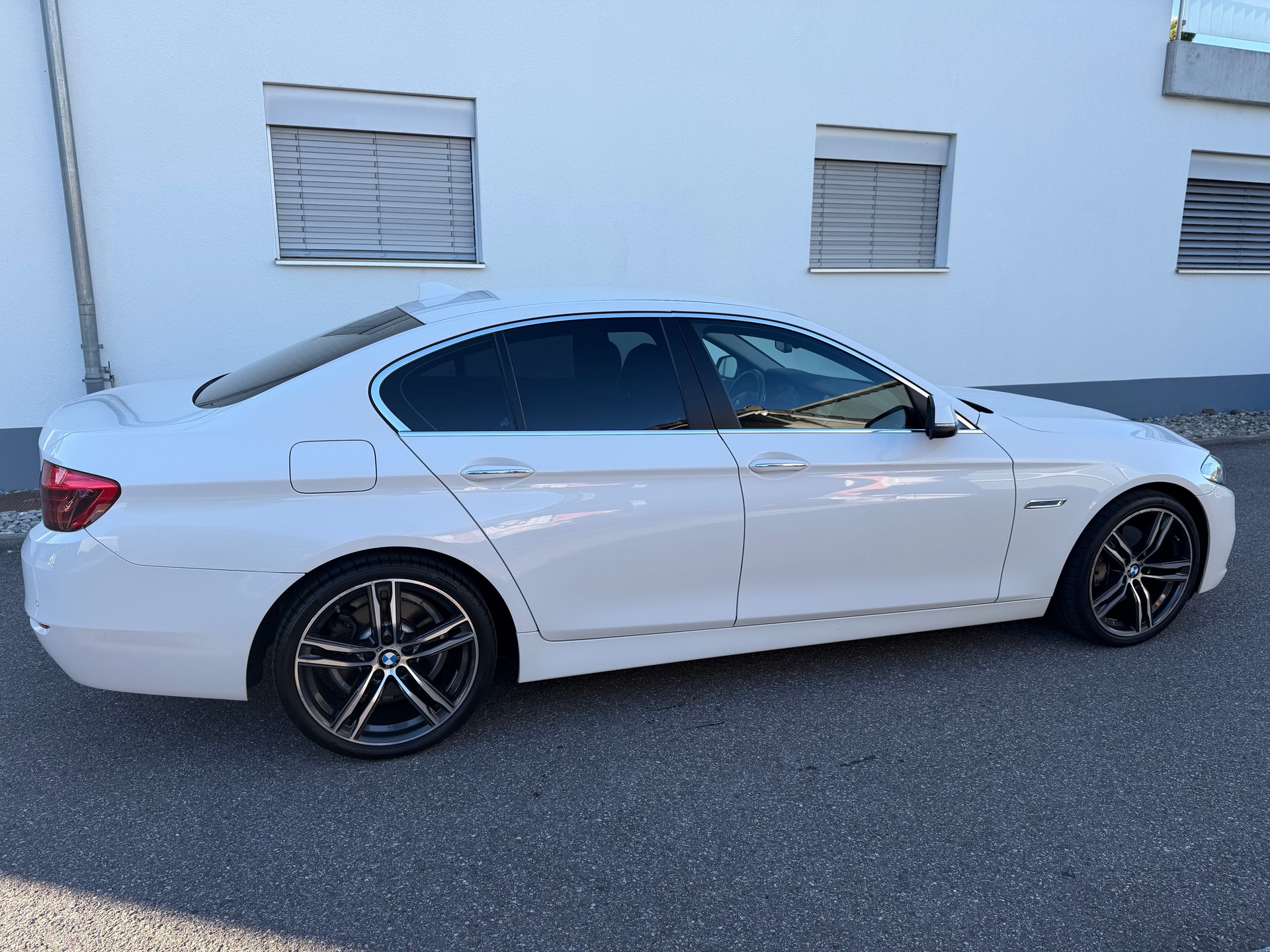 BMW 525d xDrive Steptronic-image-4