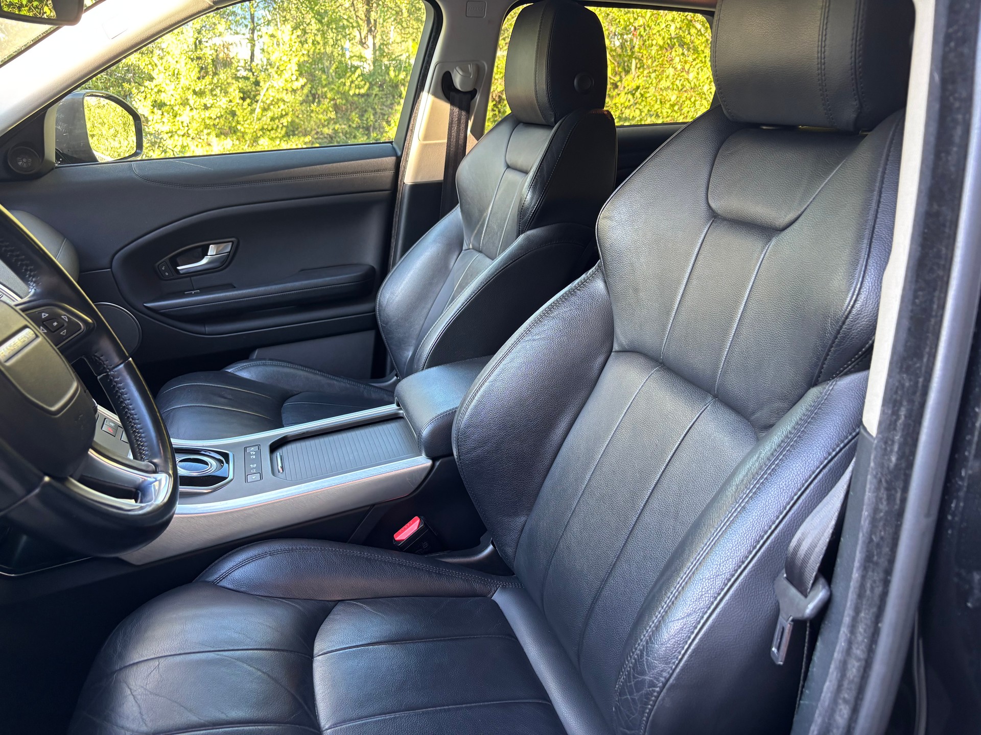 LAND ROVER Range Rover Evoque 2.0 TD4 SE Dynamic AT9-image-5
