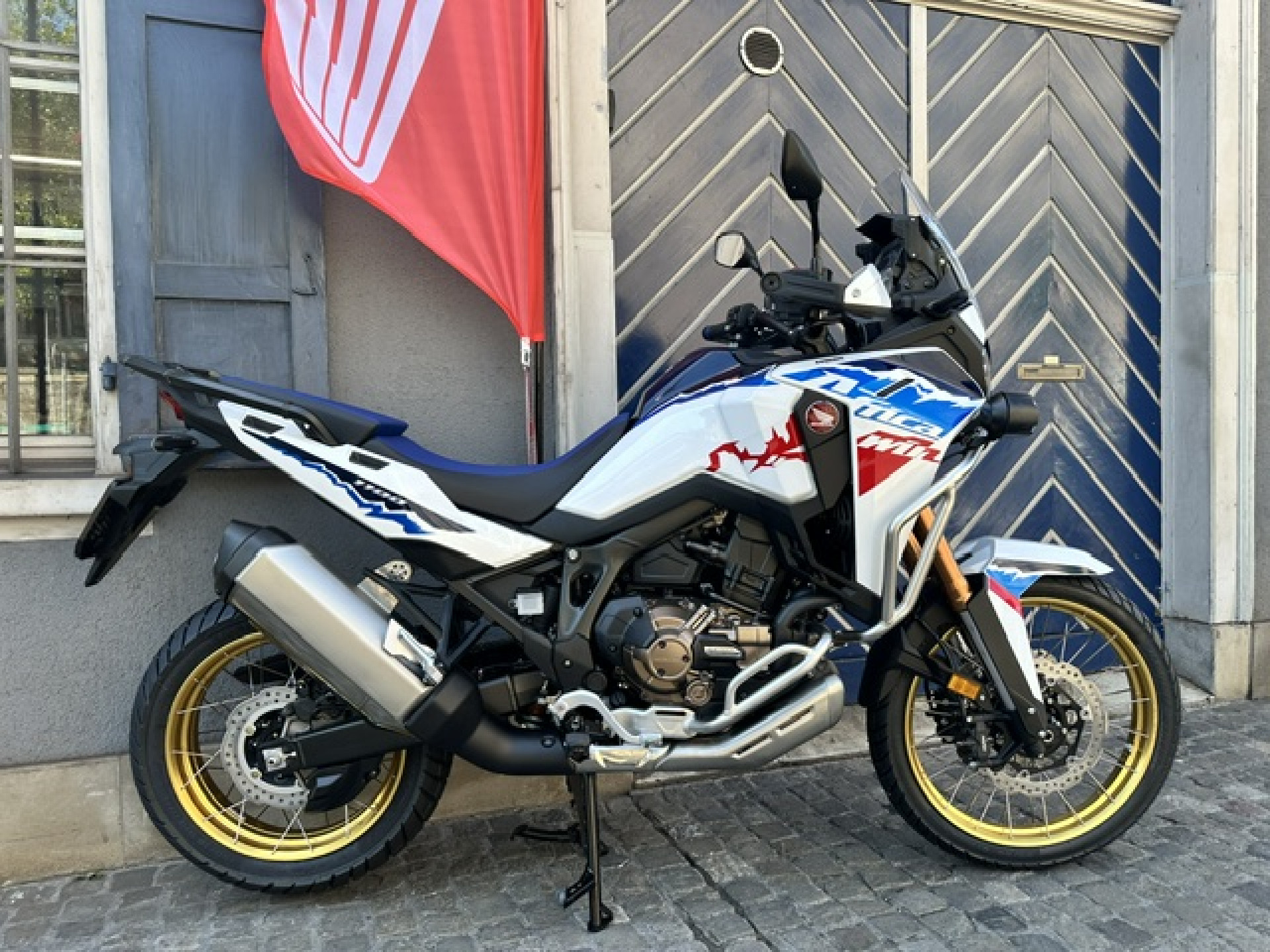 HONDA CRF 1100 L Africa Twin DCT Tricolor mit viel Honda Original Zübehör gratis-image-1