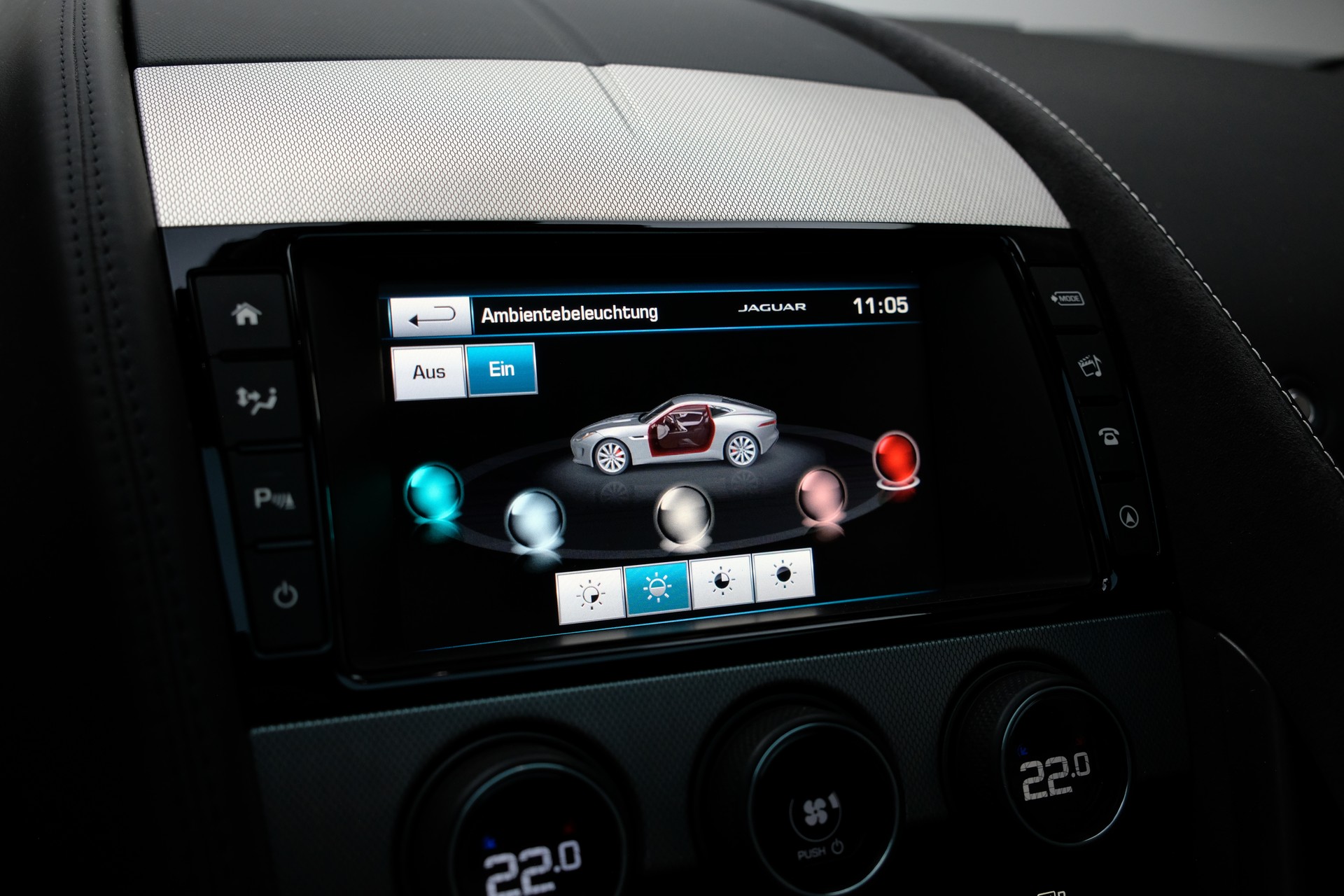 JAGUAR F-Type Coupé R 5.0 V8 S/C AWD-image-28