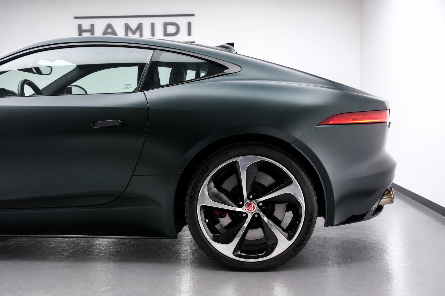 JAGUAR F-Type Coupé R 5.0 V8 S/C AWD-image-9