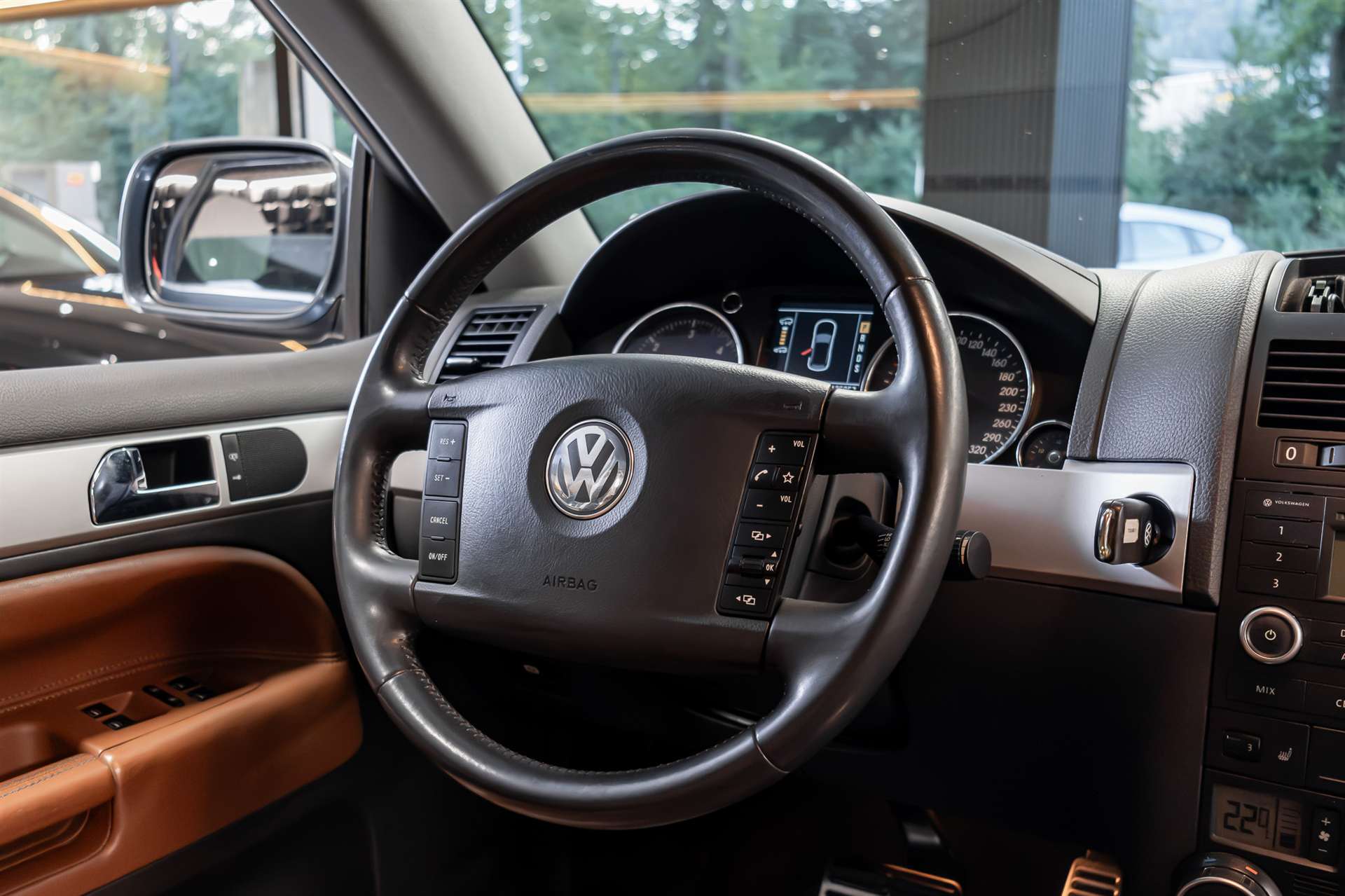 VW Touareg 5.0 TDI V10 Automatic-image-6