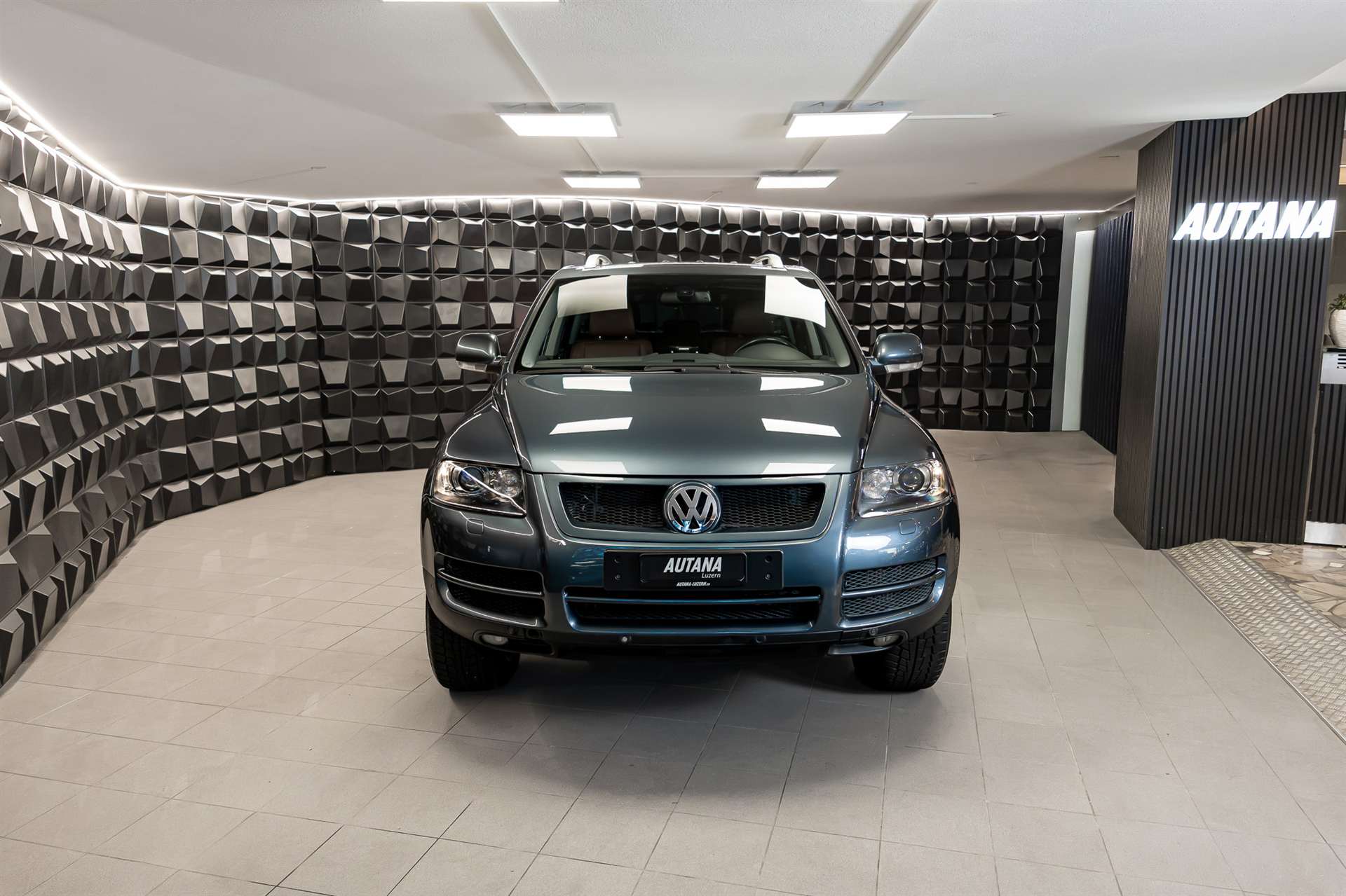 VW Touareg 5.0 TDI V10 Automatic-showroom-element-3