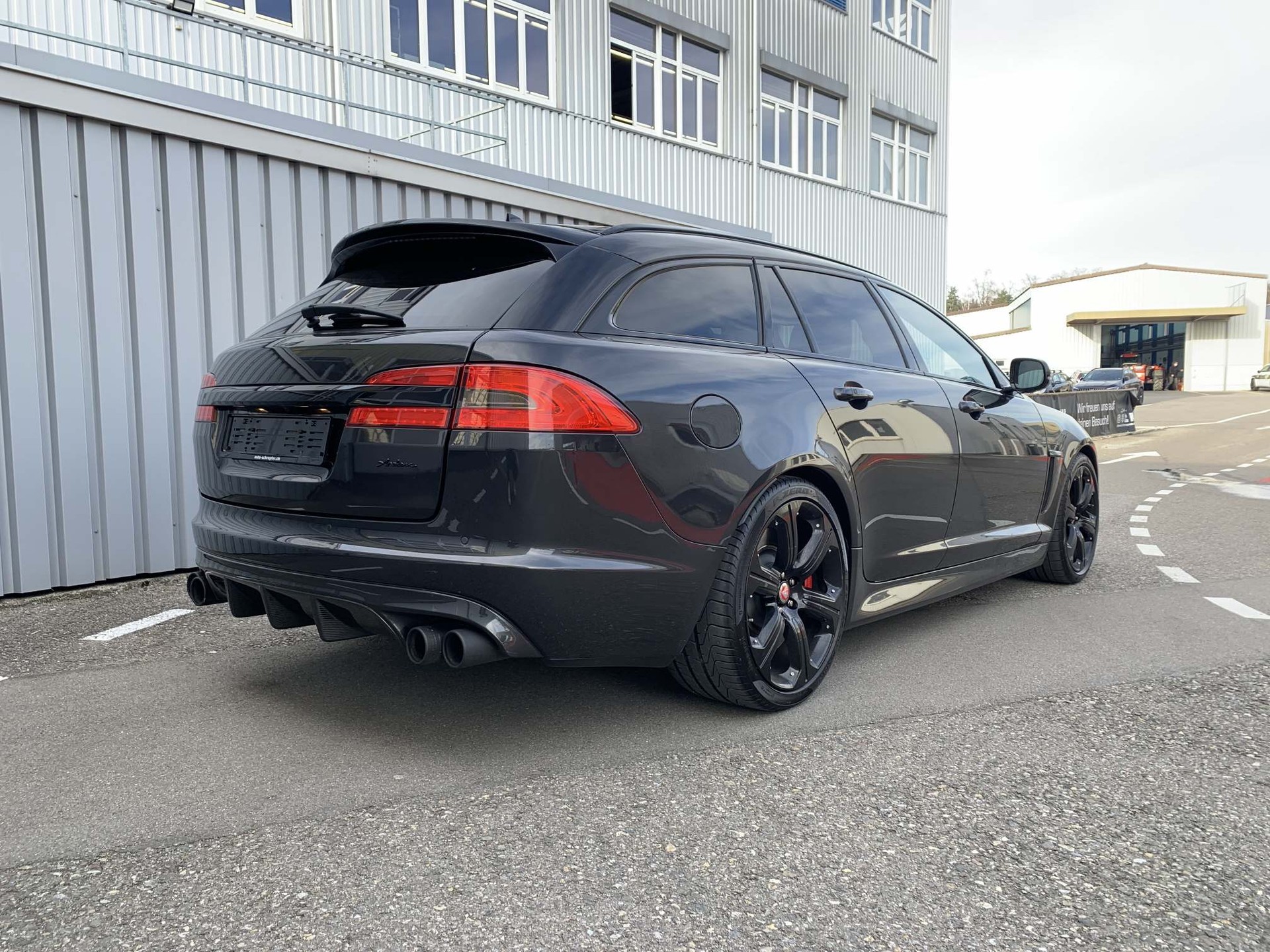 JAGUAR XF Sportbrake 5.0 V8 S/C XFR-S-image-4