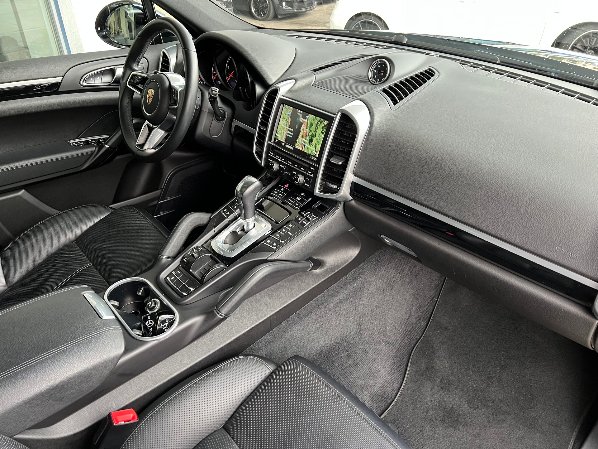 PORSCHE Cayenne Diesel-image-9
