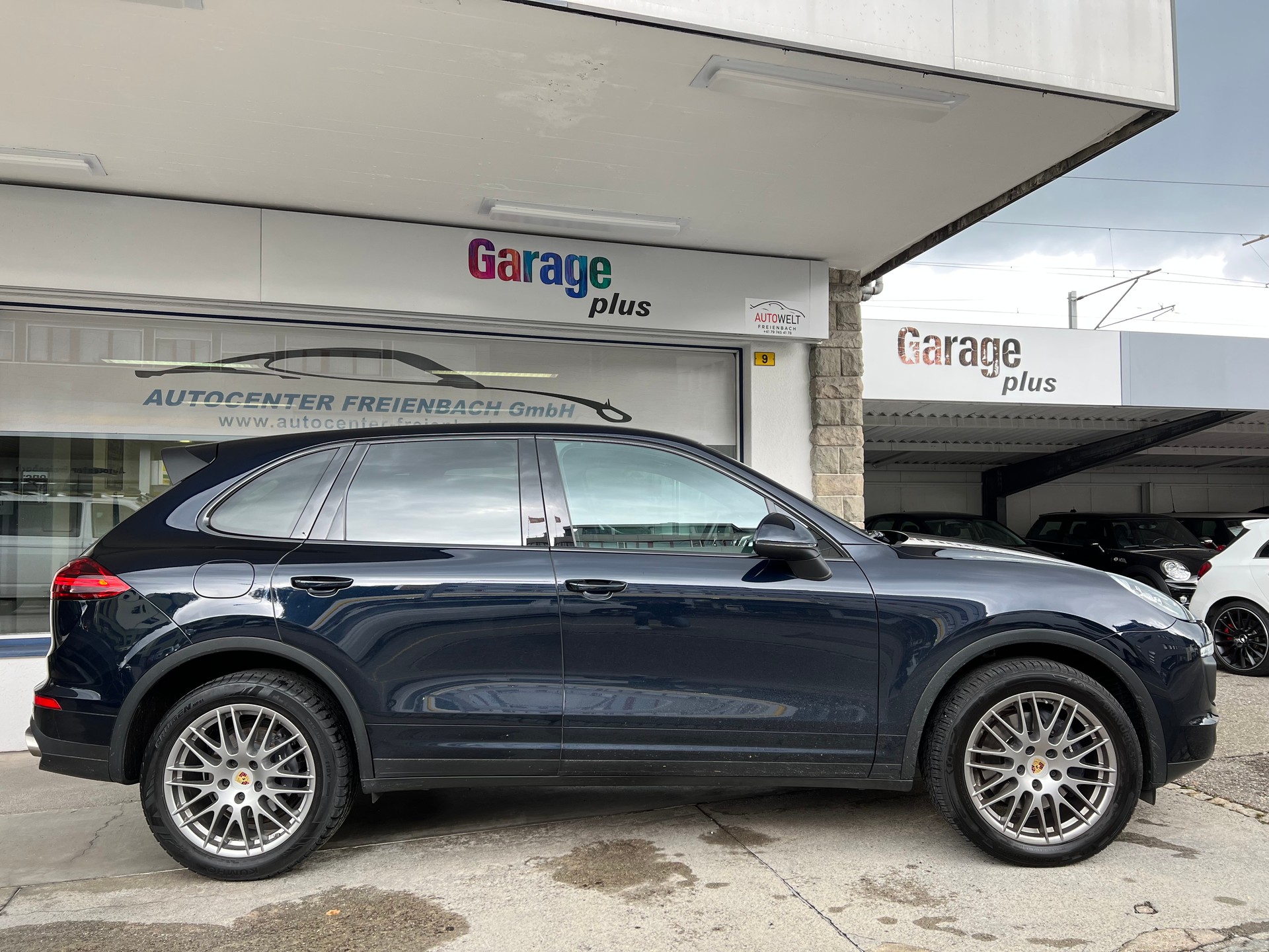 PORSCHE Cayenne Diesel-showroom-element-3