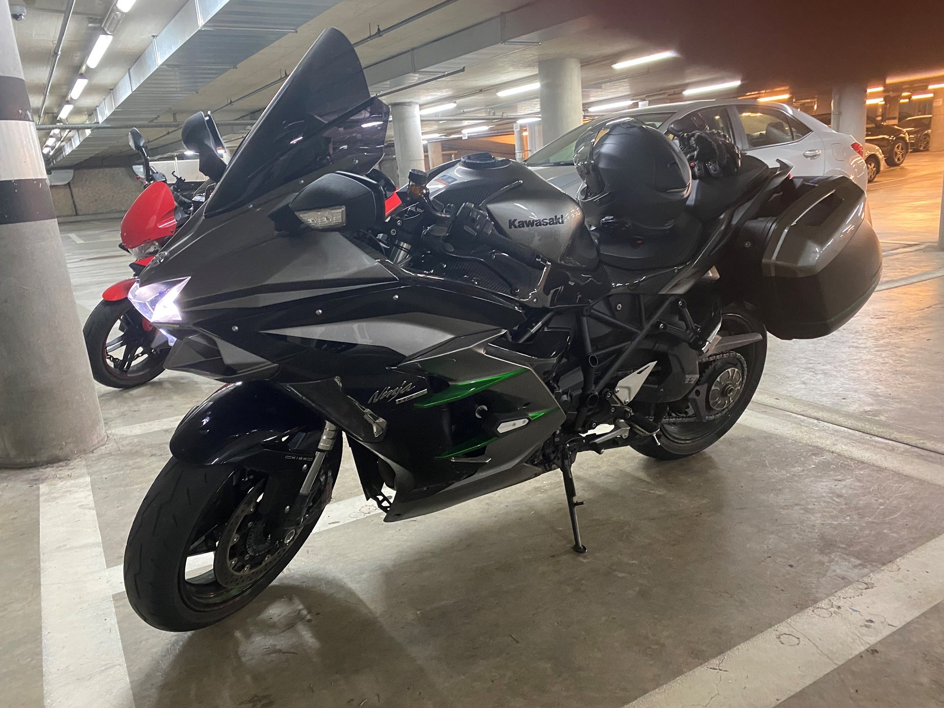 KAWASAKI Ninja H2 SX SE+ Performance Tourer ABS-image-6