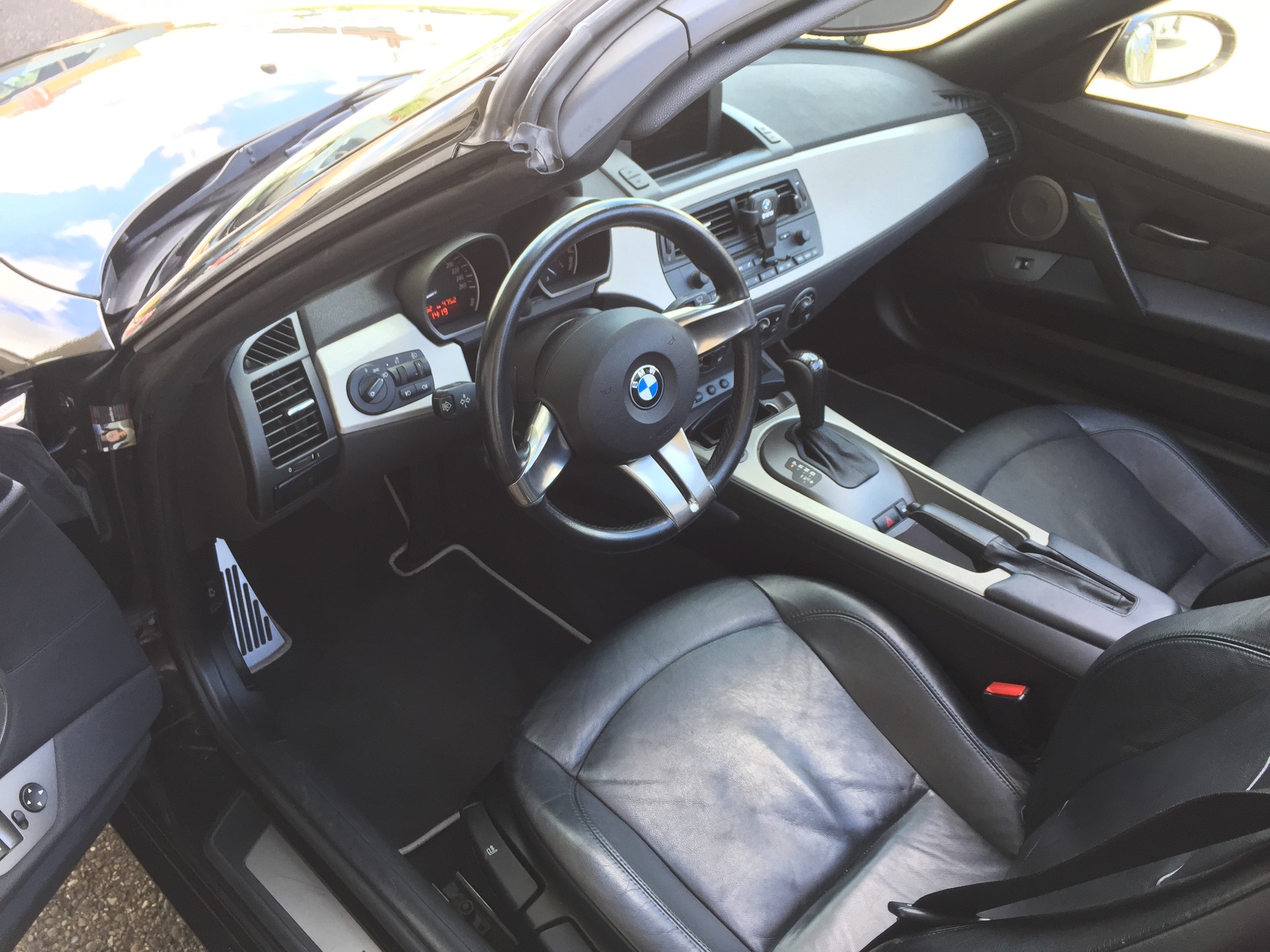 BMW Z4 3.0i Roadster-image-8