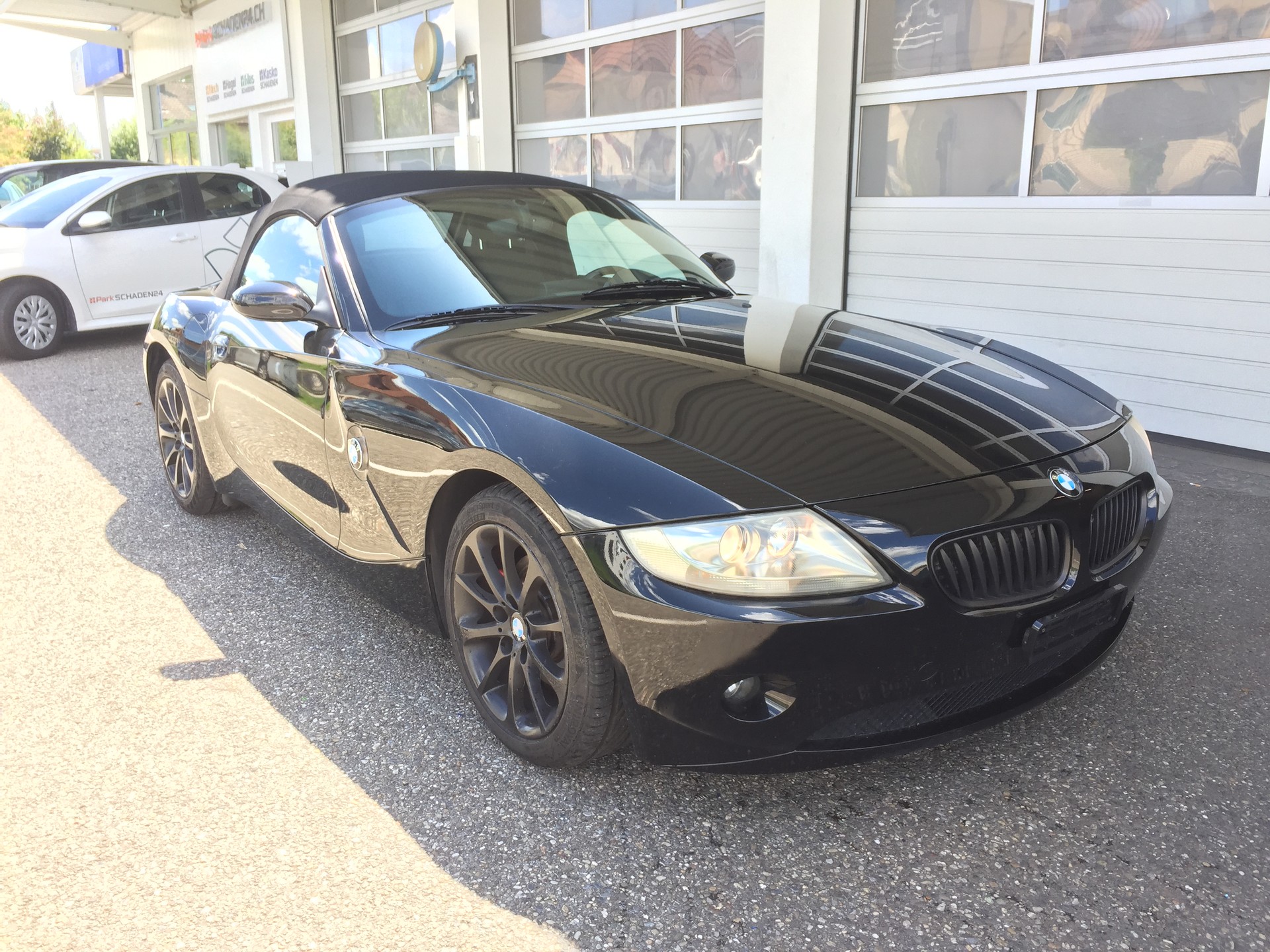 BMW Z4 3.0i Roadster-image-2
