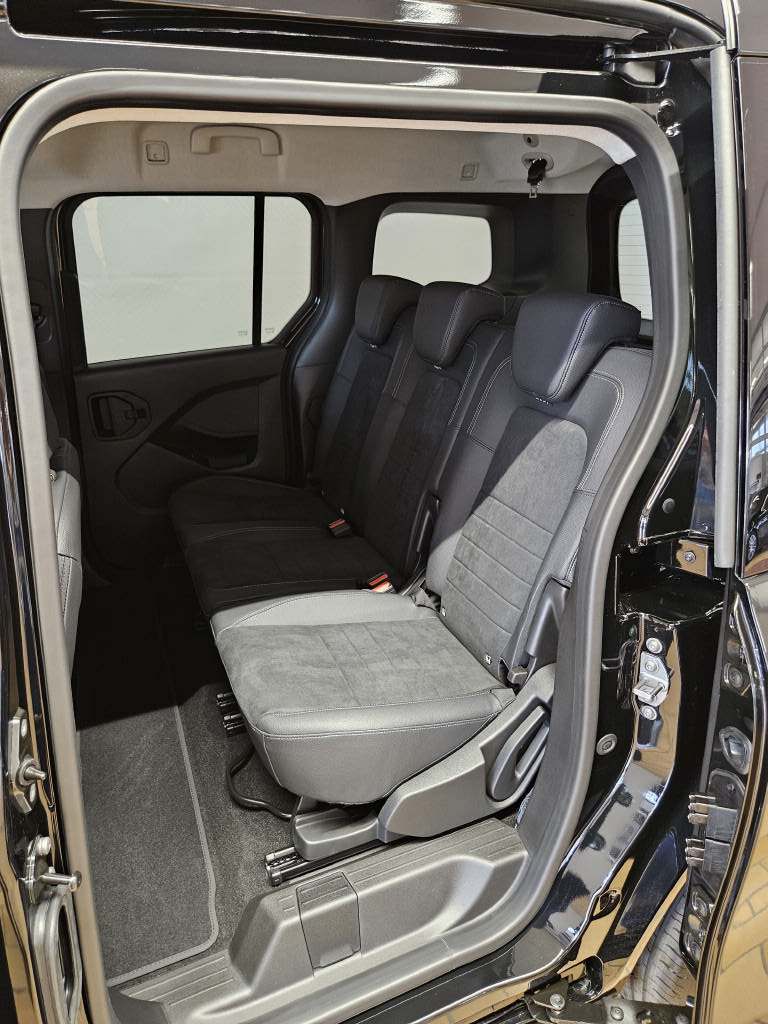 MERCEDES-BENZ EQT 200 Progressive Van-image-11