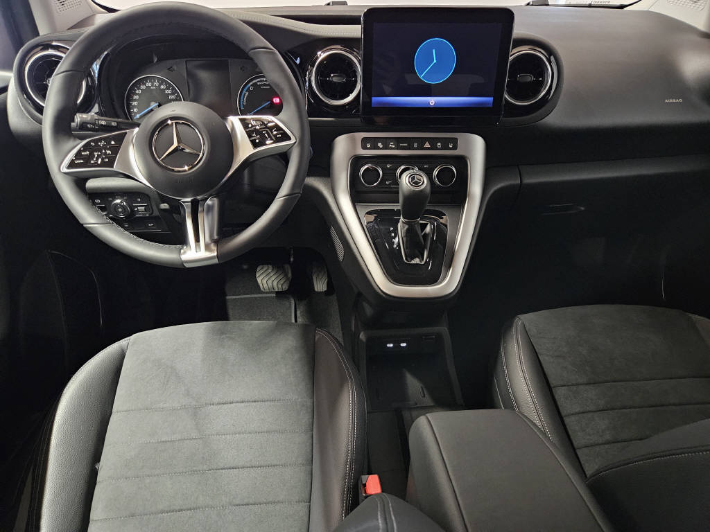 MERCEDES-BENZ EQT 200 Progressive Van-image-5
