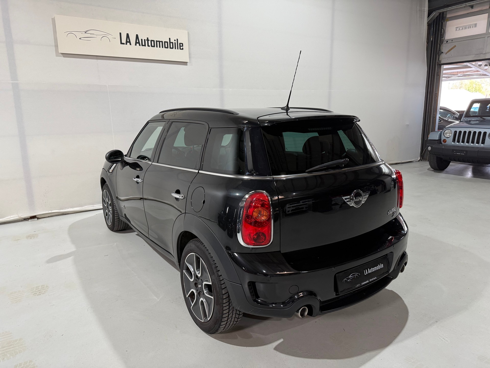 MINI Countryman Cooper SD ALL4 Snowhill-image-9
