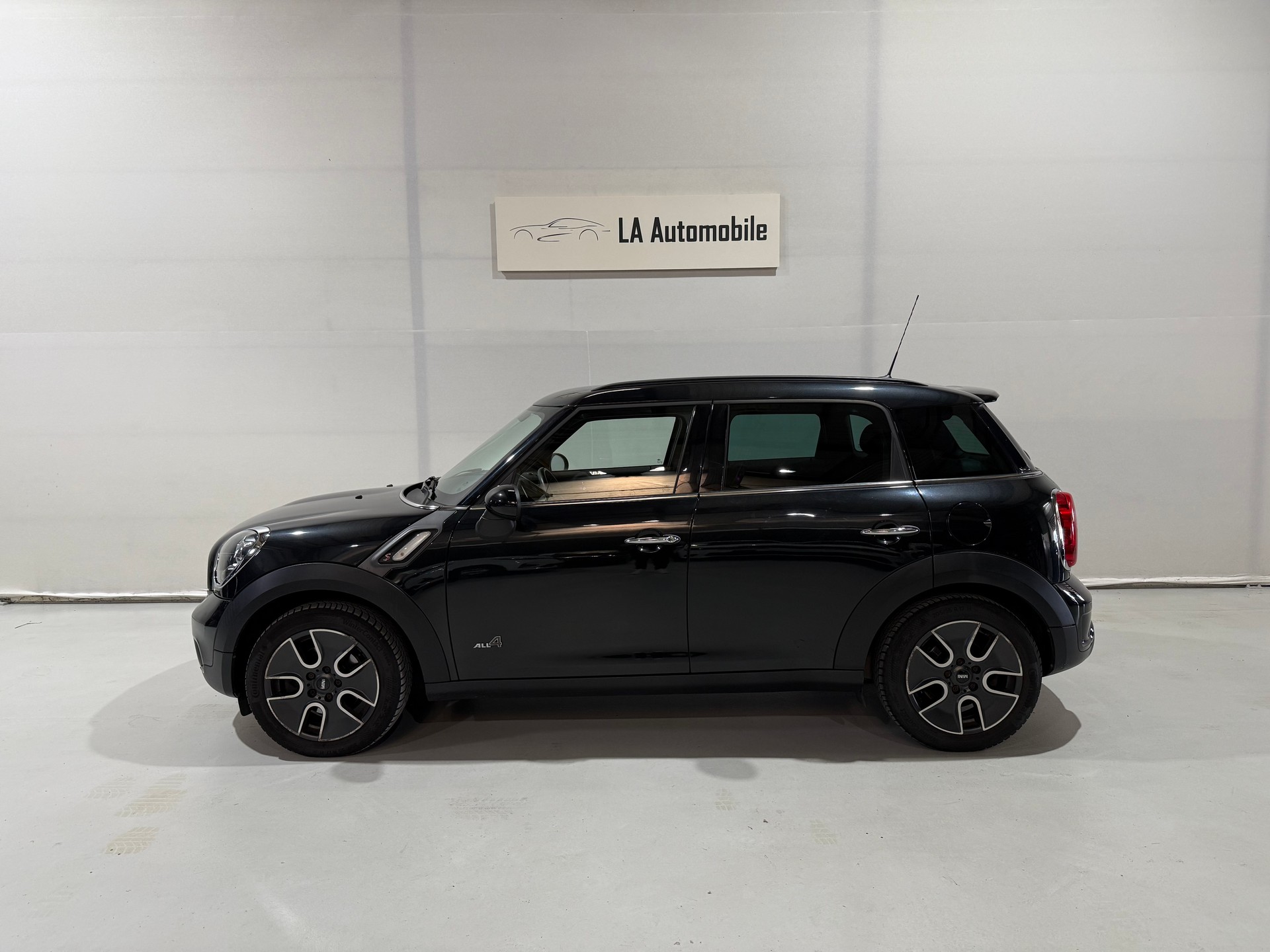 MINI Countryman Cooper SD ALL4 Snowhill-image-2