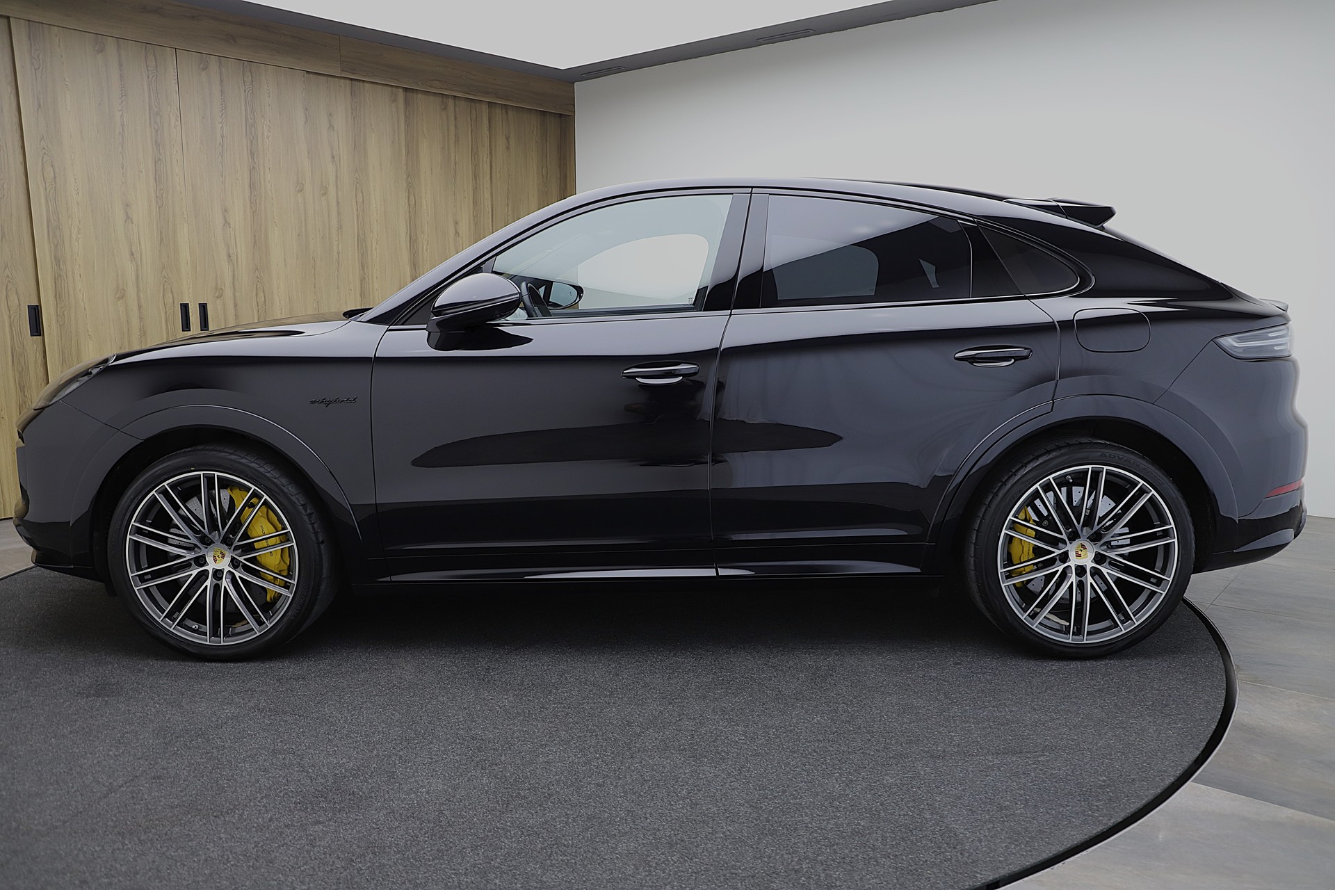 PORSCHE Cayenne Turbo Coupé S E-Hybrid Porsche approved bis 15.12.2027-image-2