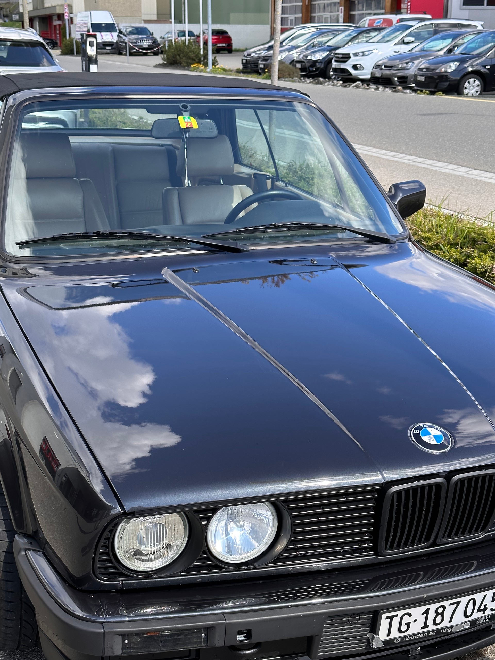 BMW E30 325i Cabrio-image-12