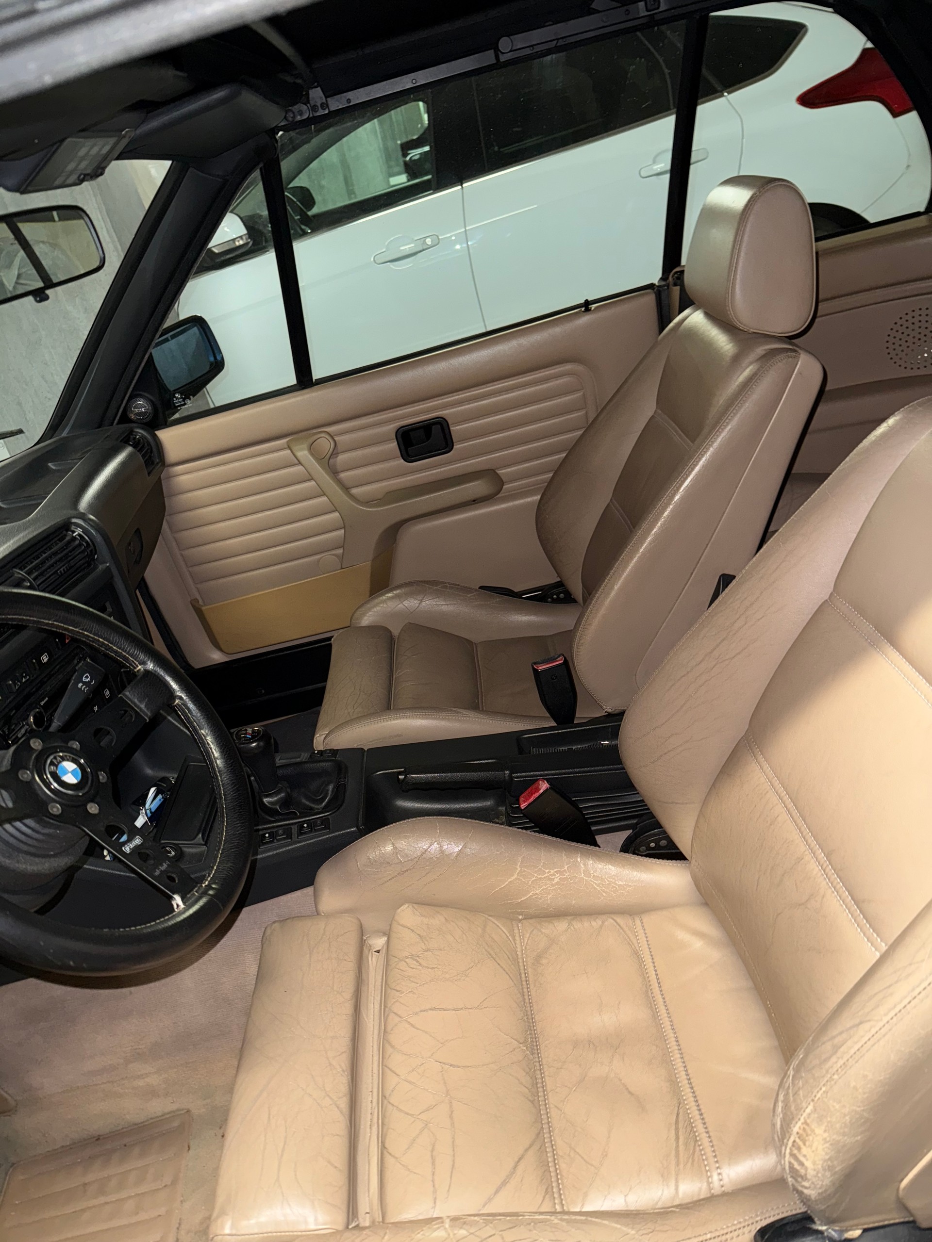 BMW E30 325i Cabrio-image-5