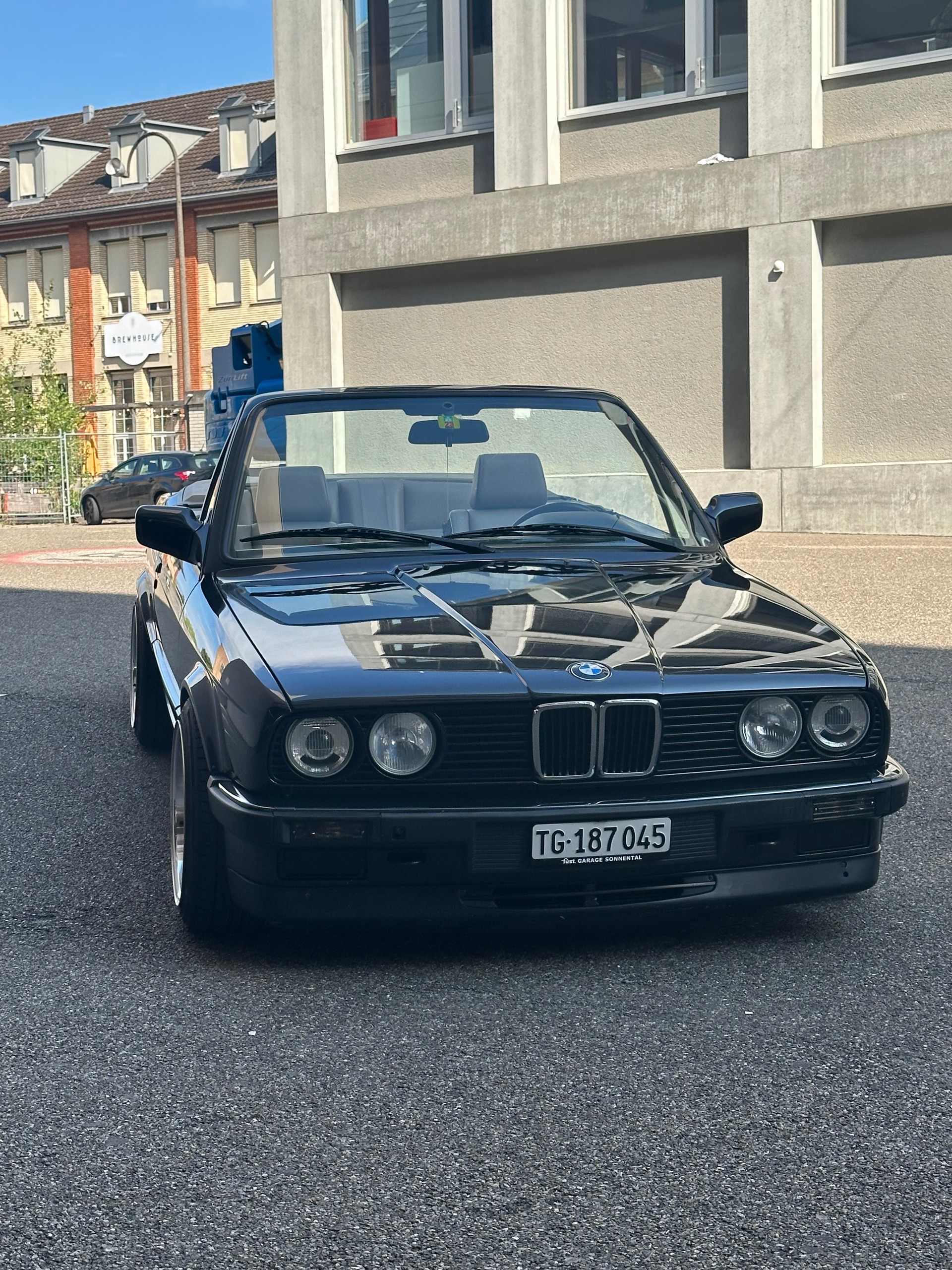 BMW E30 325i Cabrio-image-8