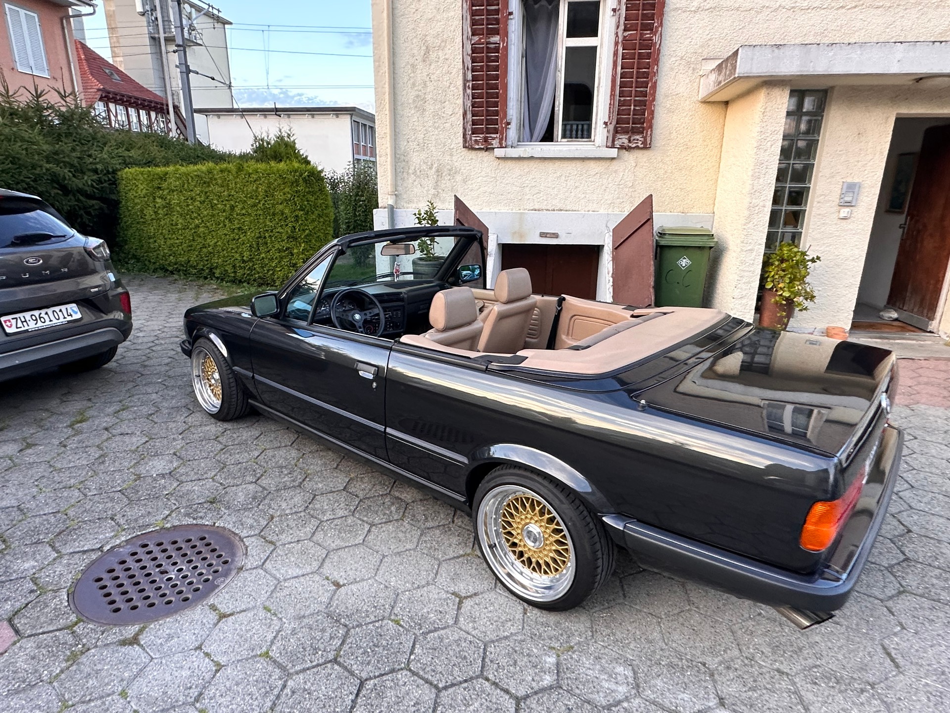 BMW E30 325i Cabrio-image-2