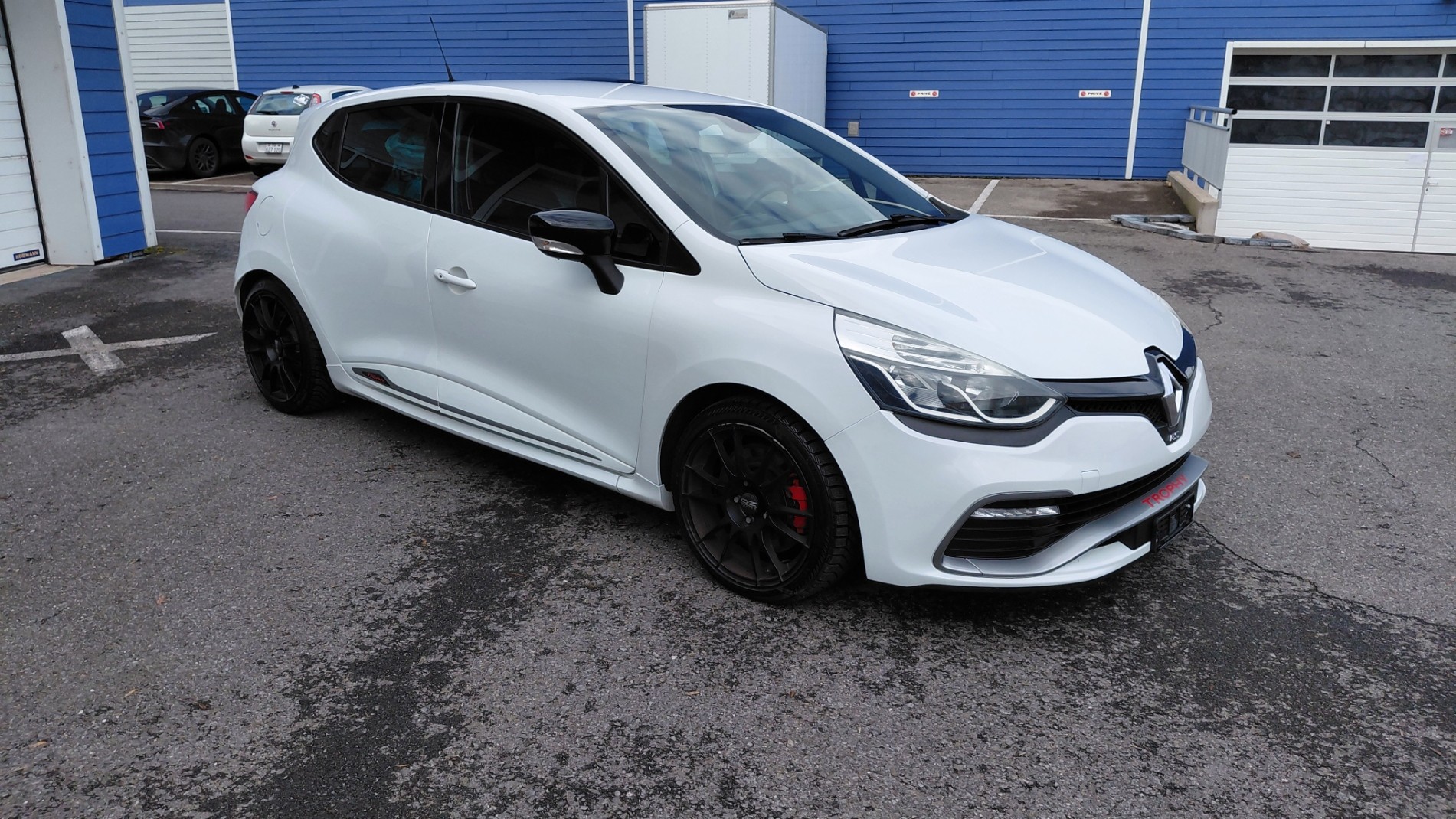 RENAULT Clio 1.6 T RS 220 Trophy EDC-image-1